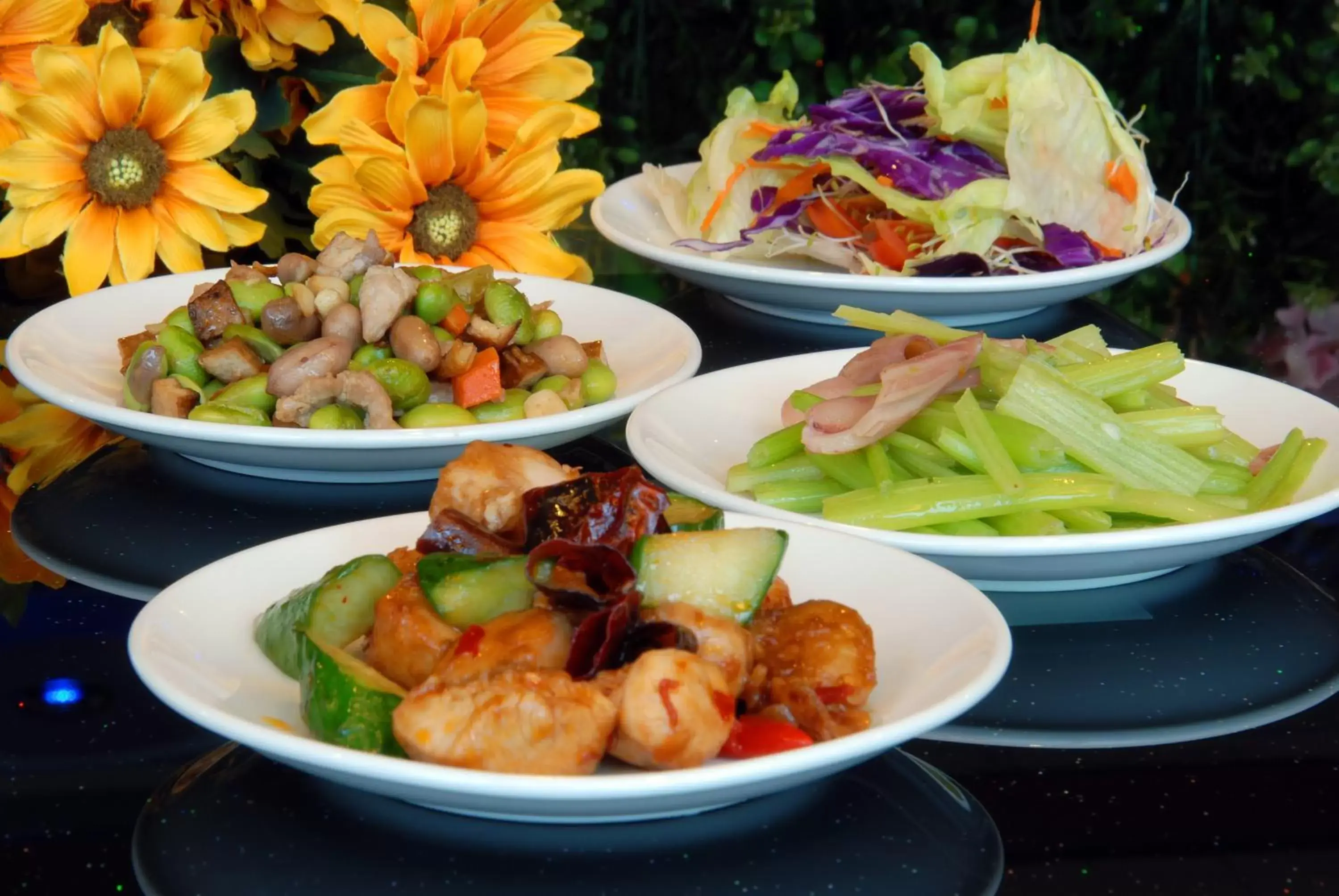 Restaurant/places to eat in Ever Luck Hotel Restaurant/places to eat in Ever Luck Hotel