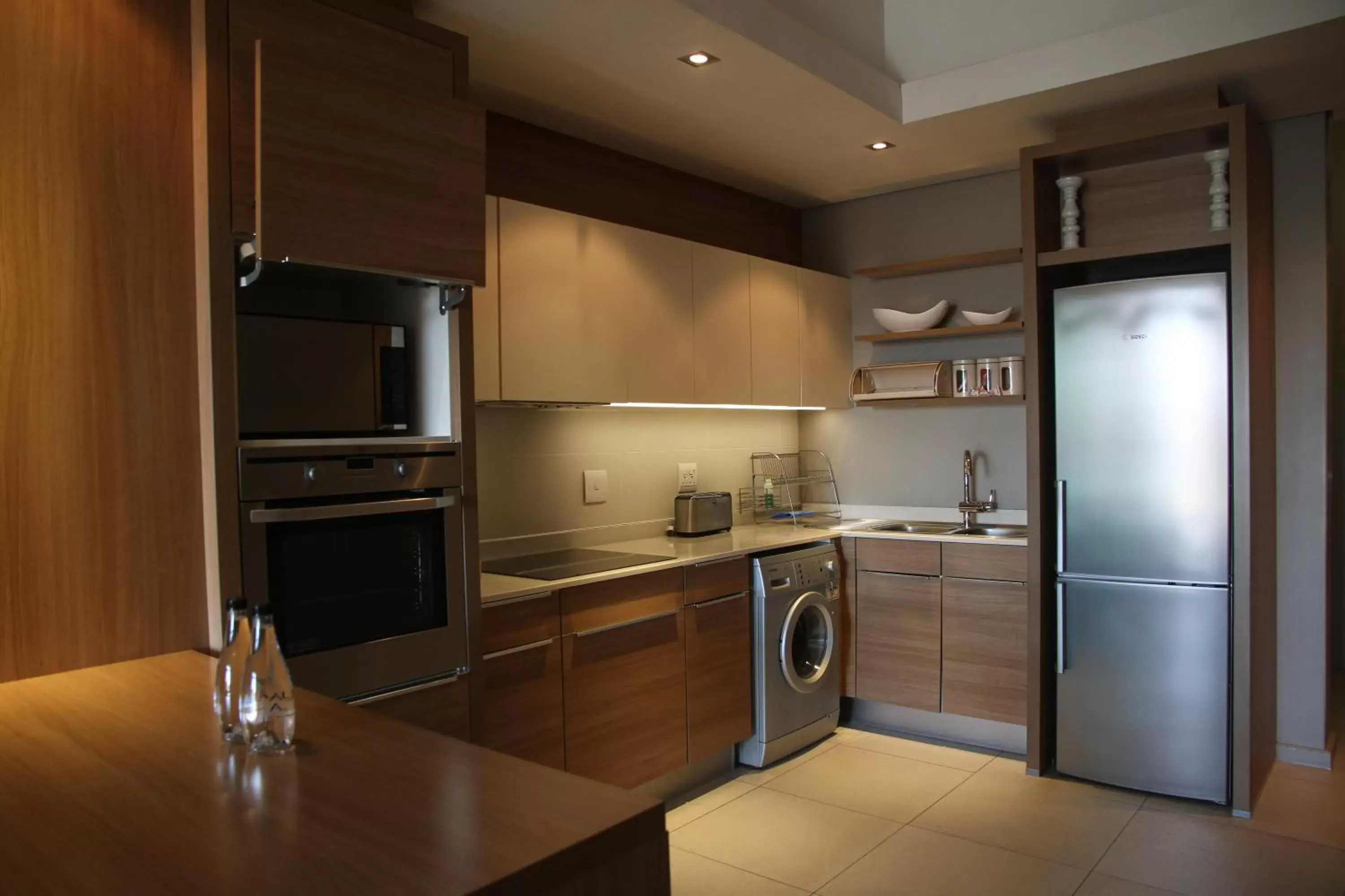 Kitchen or kitchenette, Kitchen/Kitchenette in The Residences at Crystal Towers