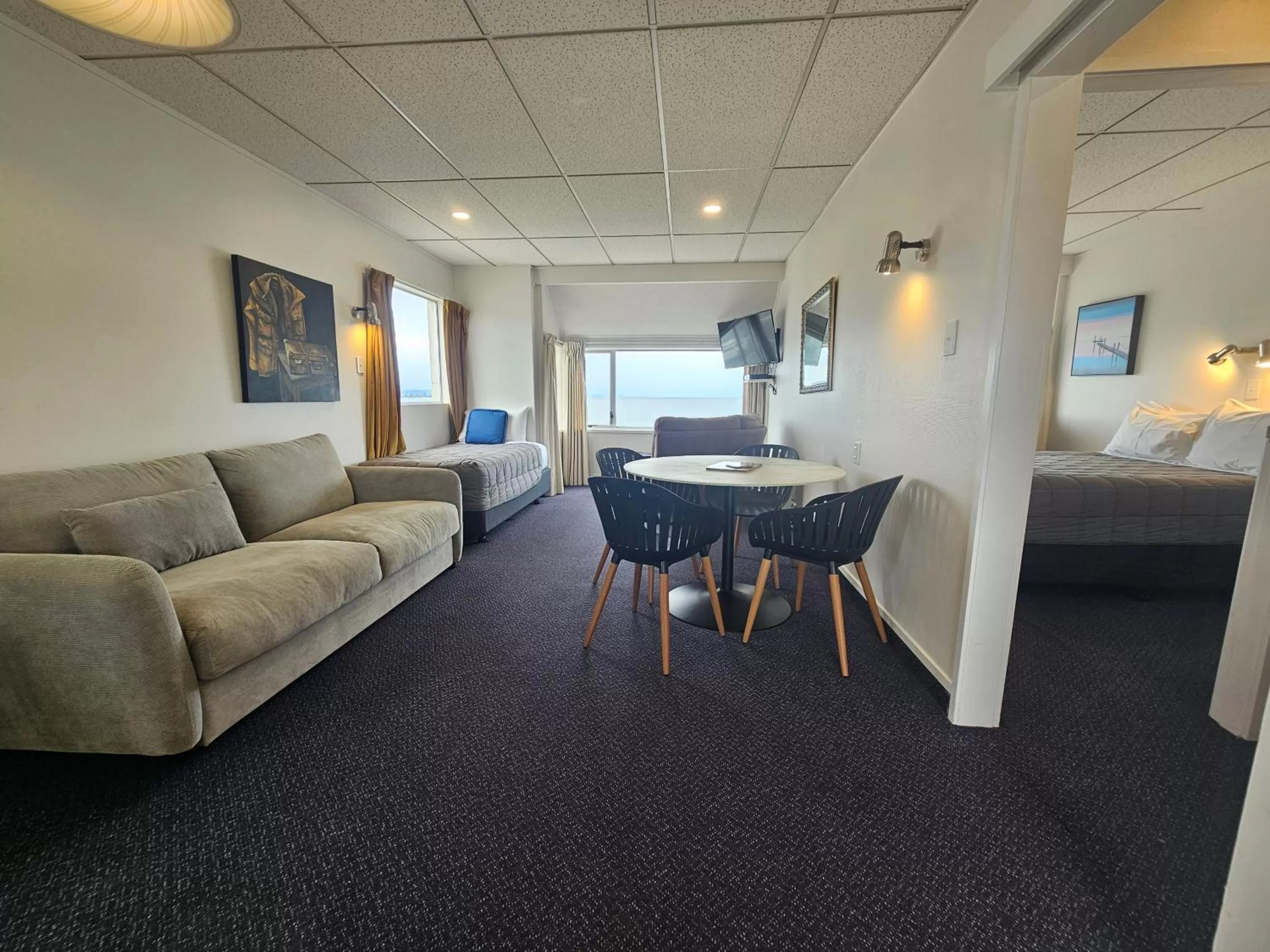 Bed in Tui Oaks Motel