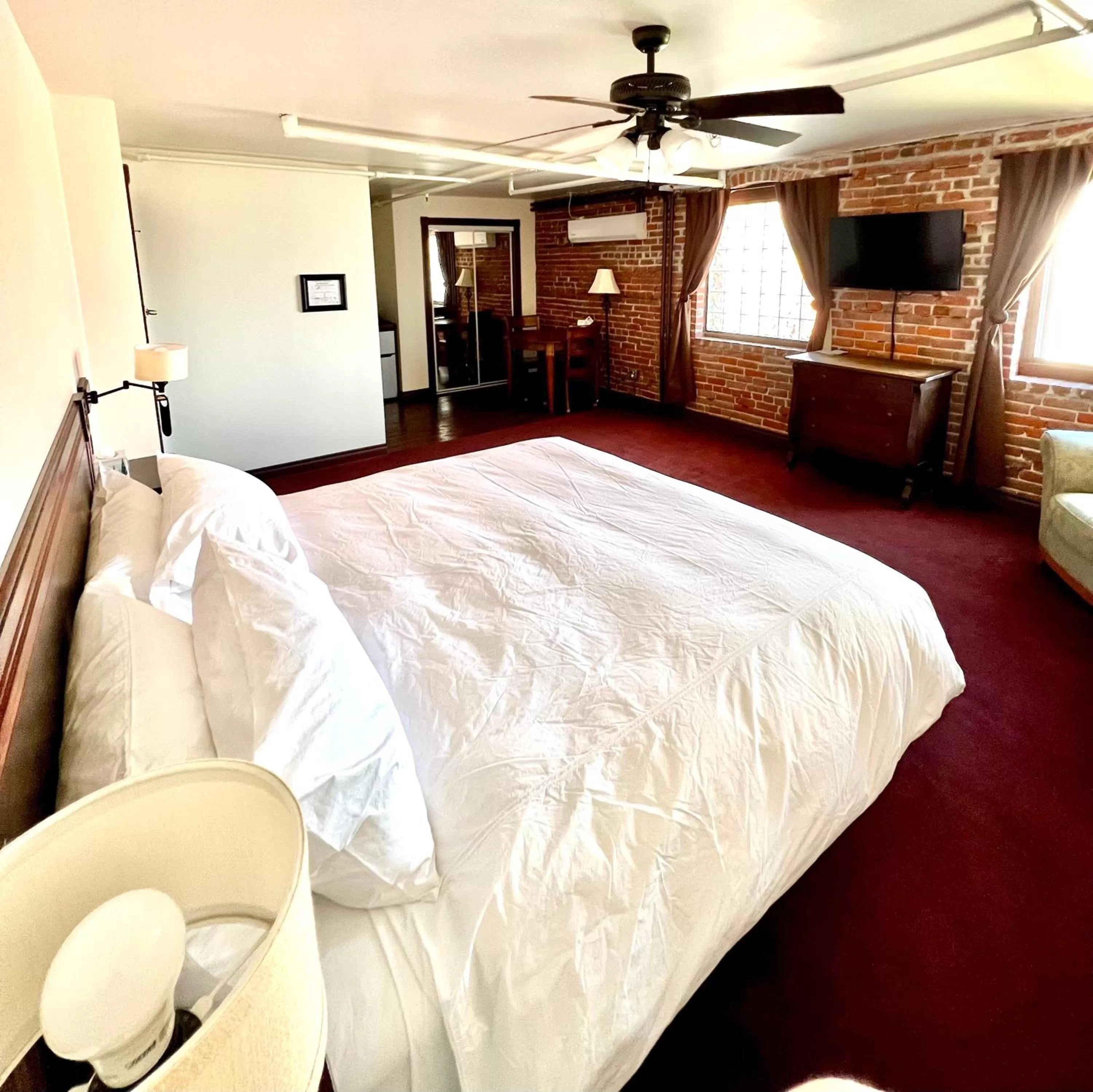 Bed in The Monarch Hotel