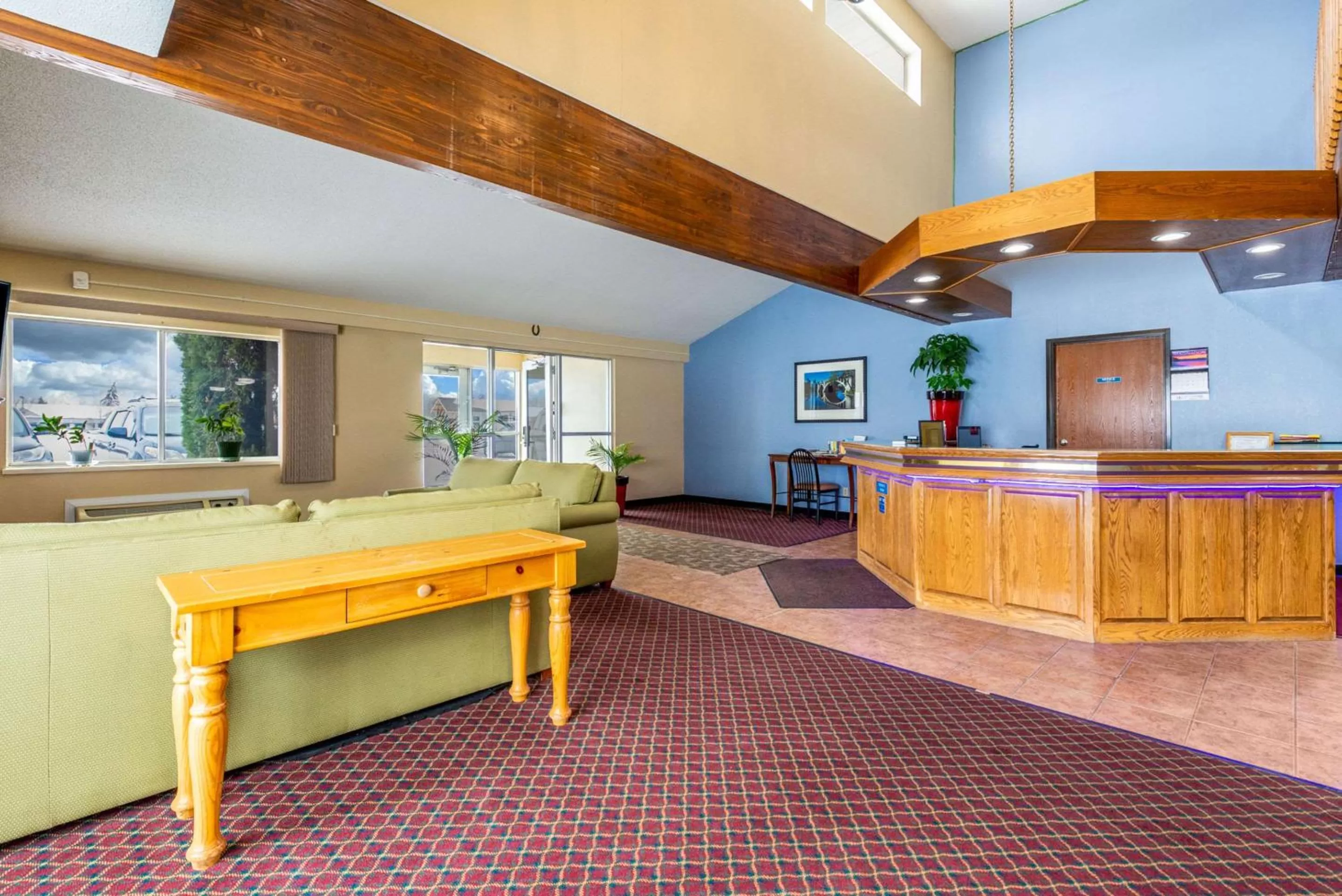 Lobby or reception in Rodeway Inn Milaca