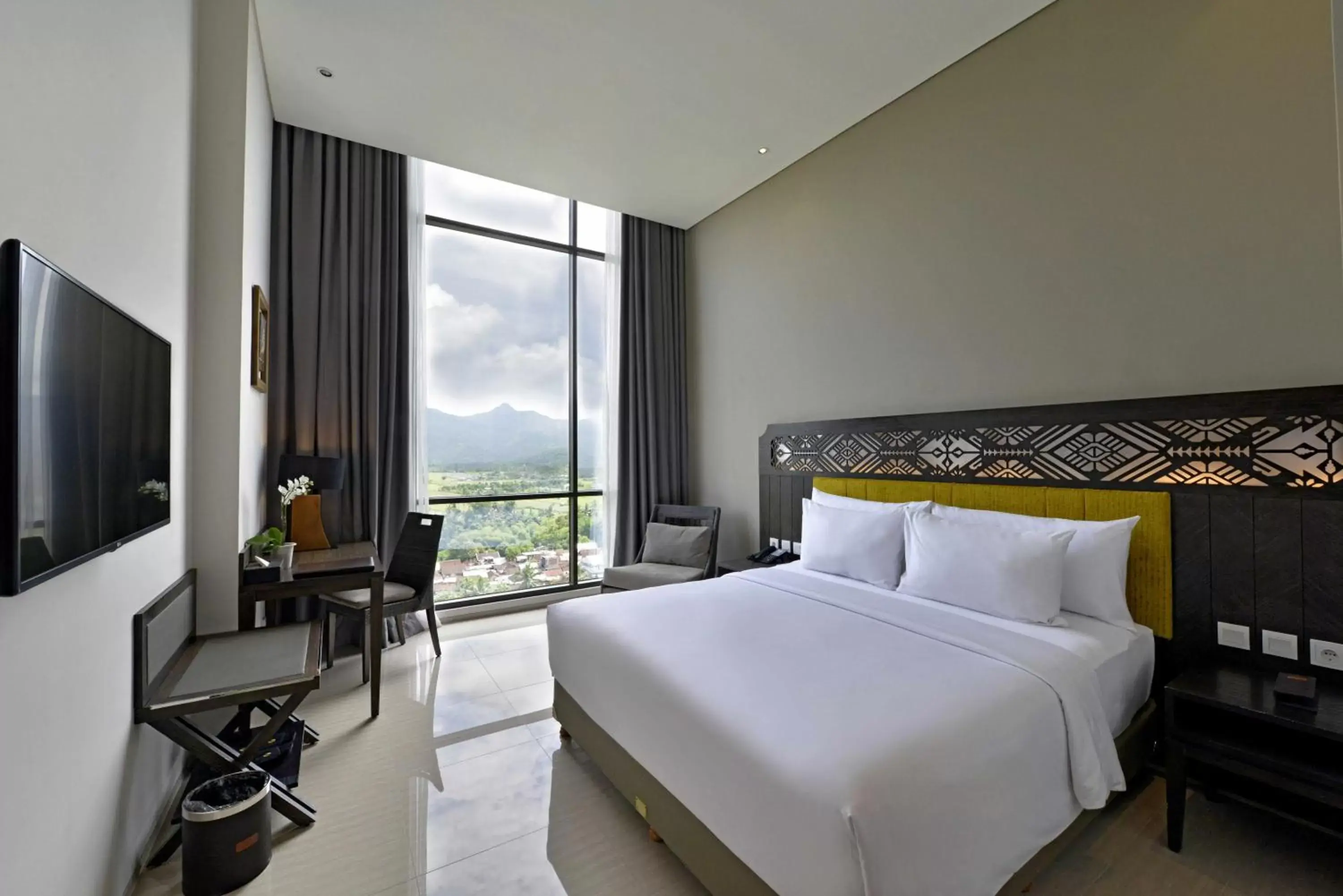 Bed in Lombok Astoria Hotel