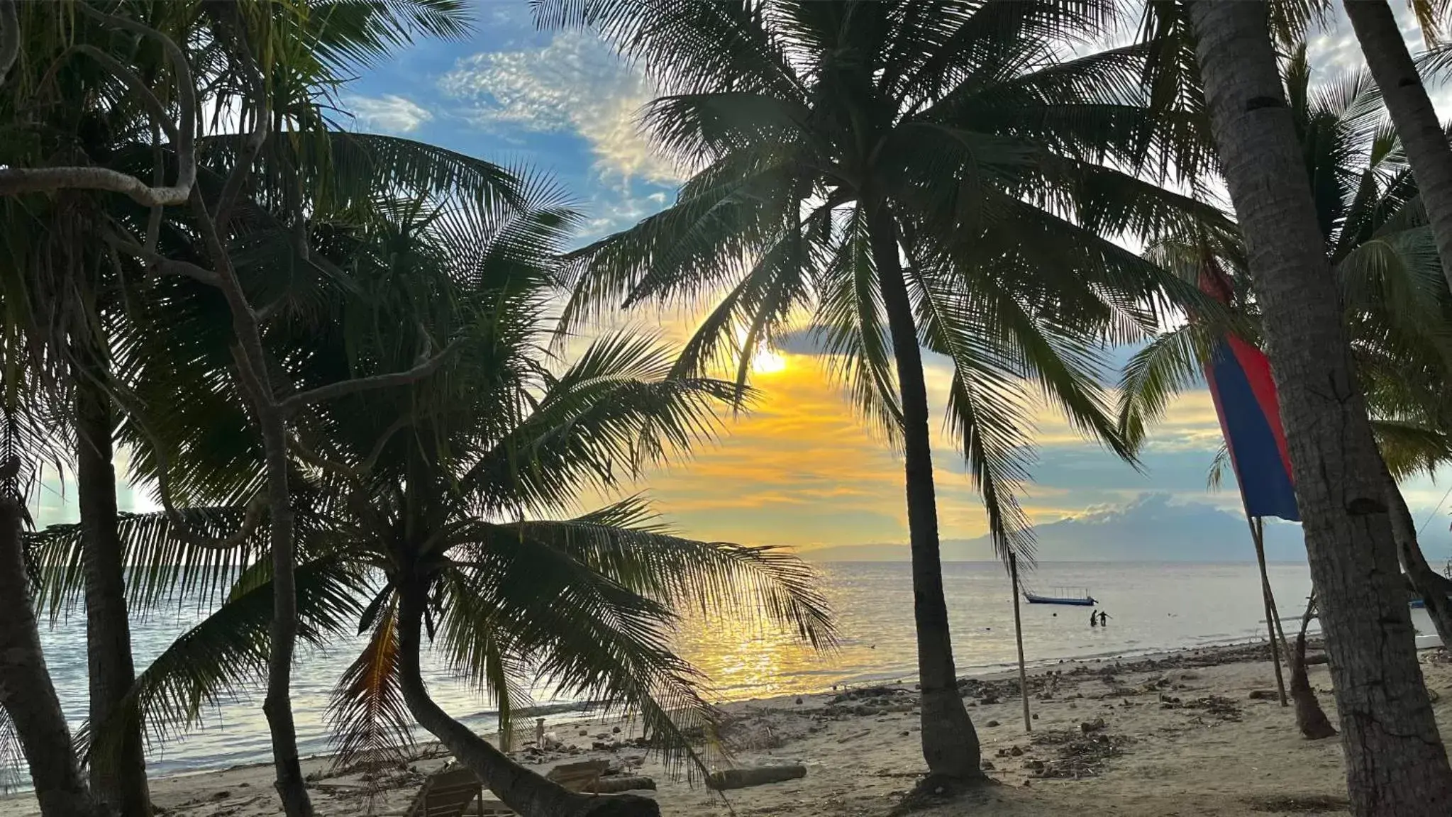 Beach in Coco Grove Beach Resort, Siquijor Island