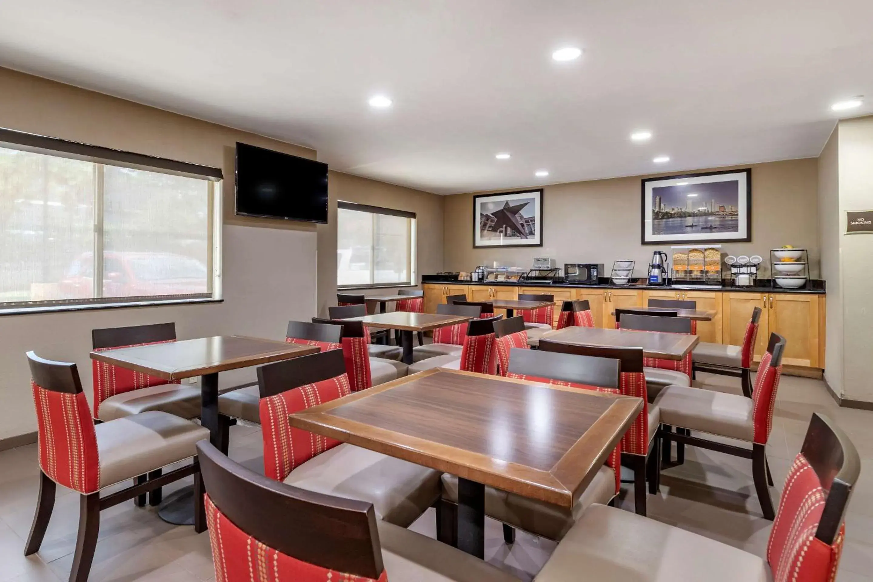 Restaurant/Places to Eat in Comfort Inn & Suites ATX North