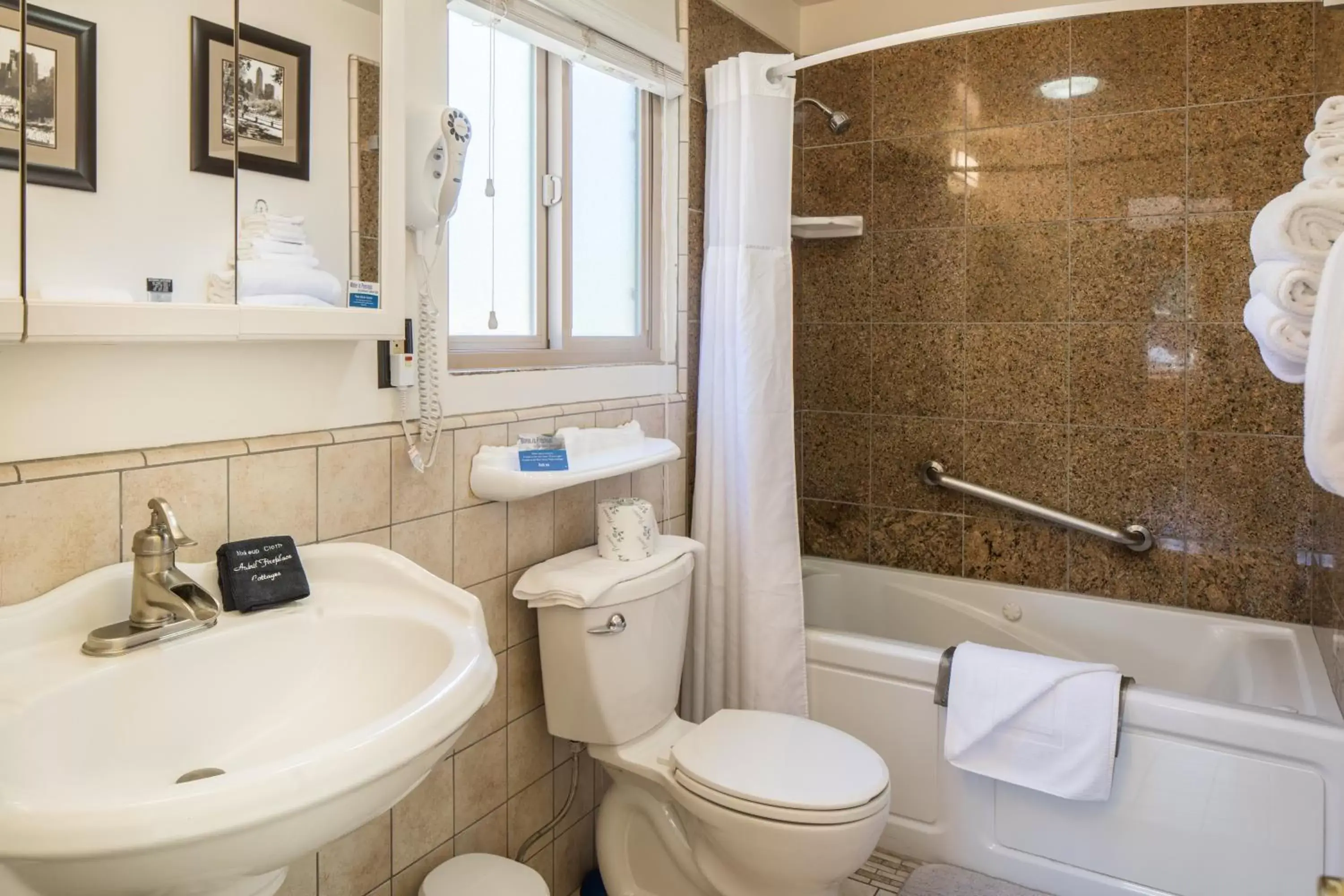 Bathroom in Andril Fireplace Cottages