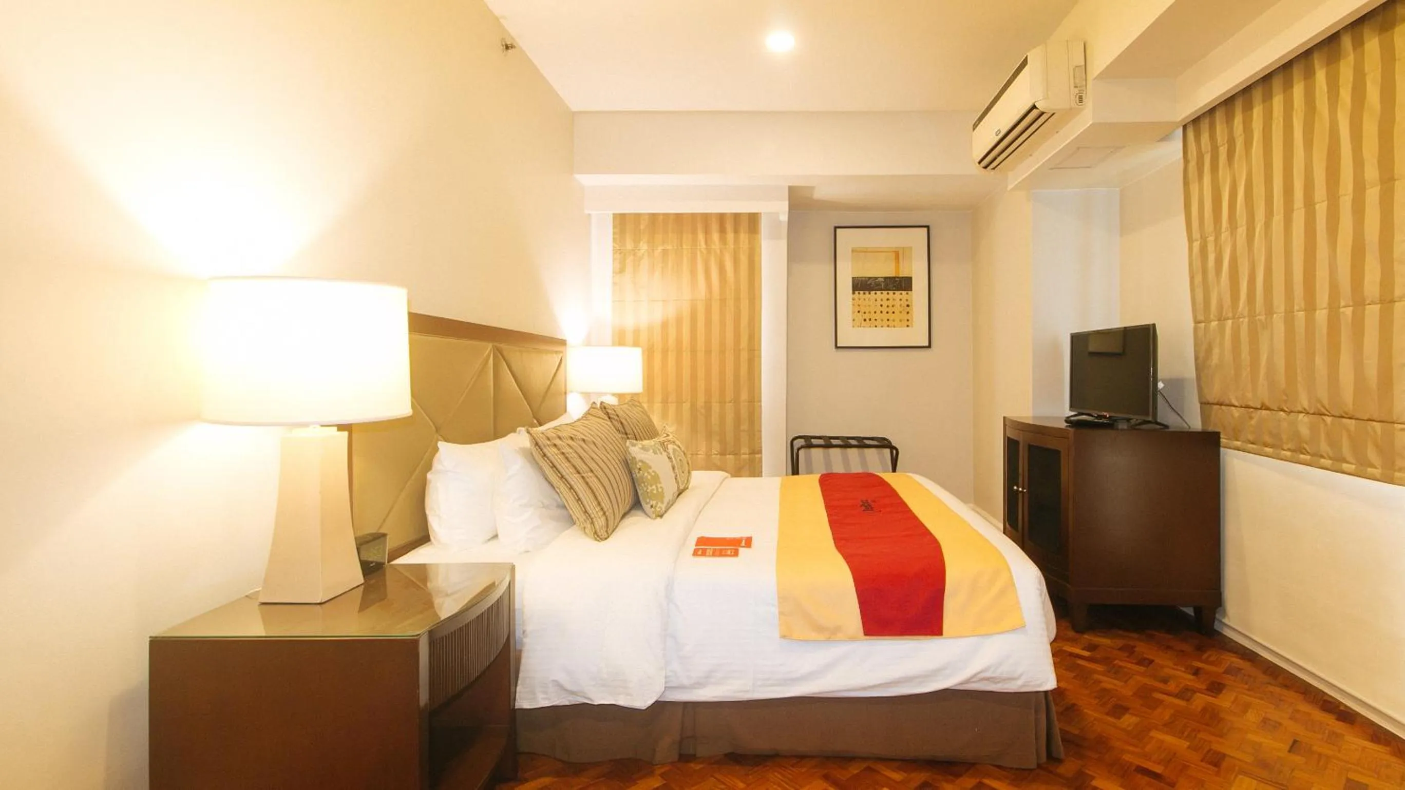 Bed in RedDoorz Premium at The Residences Olympia Makati