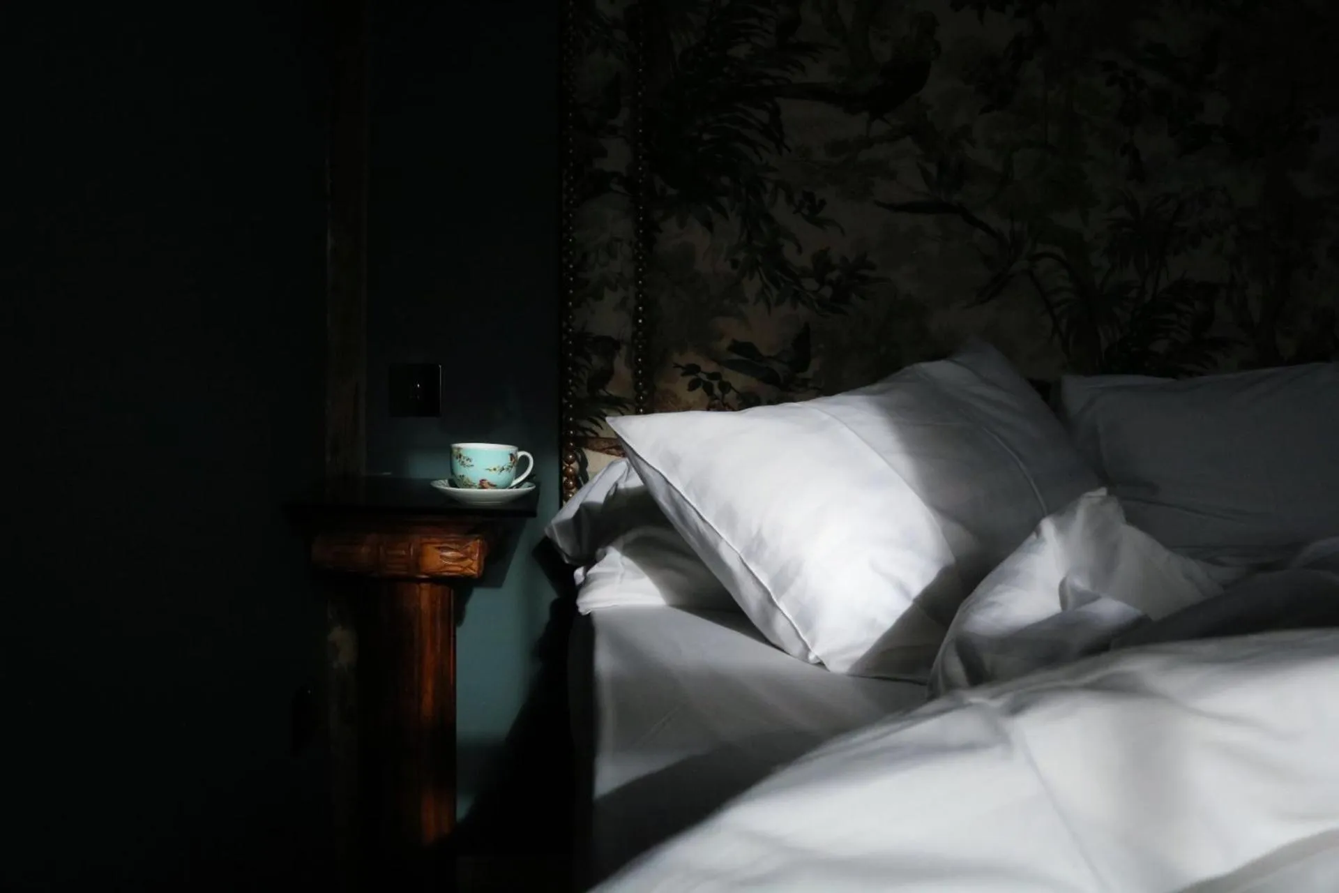 Bed in The White Hart Hotel