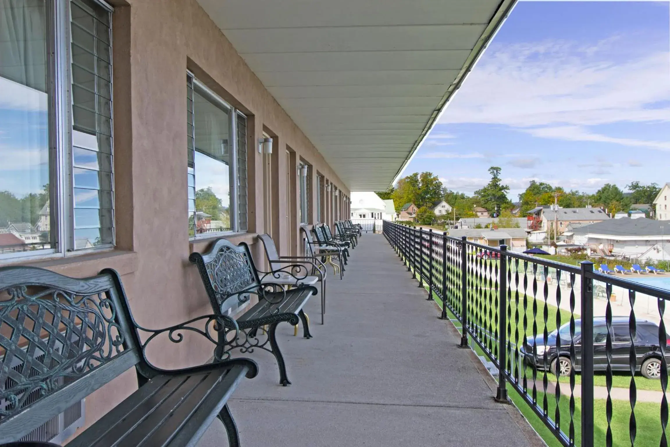 Balcony/Terrace in Half Moon Motel & Cottages