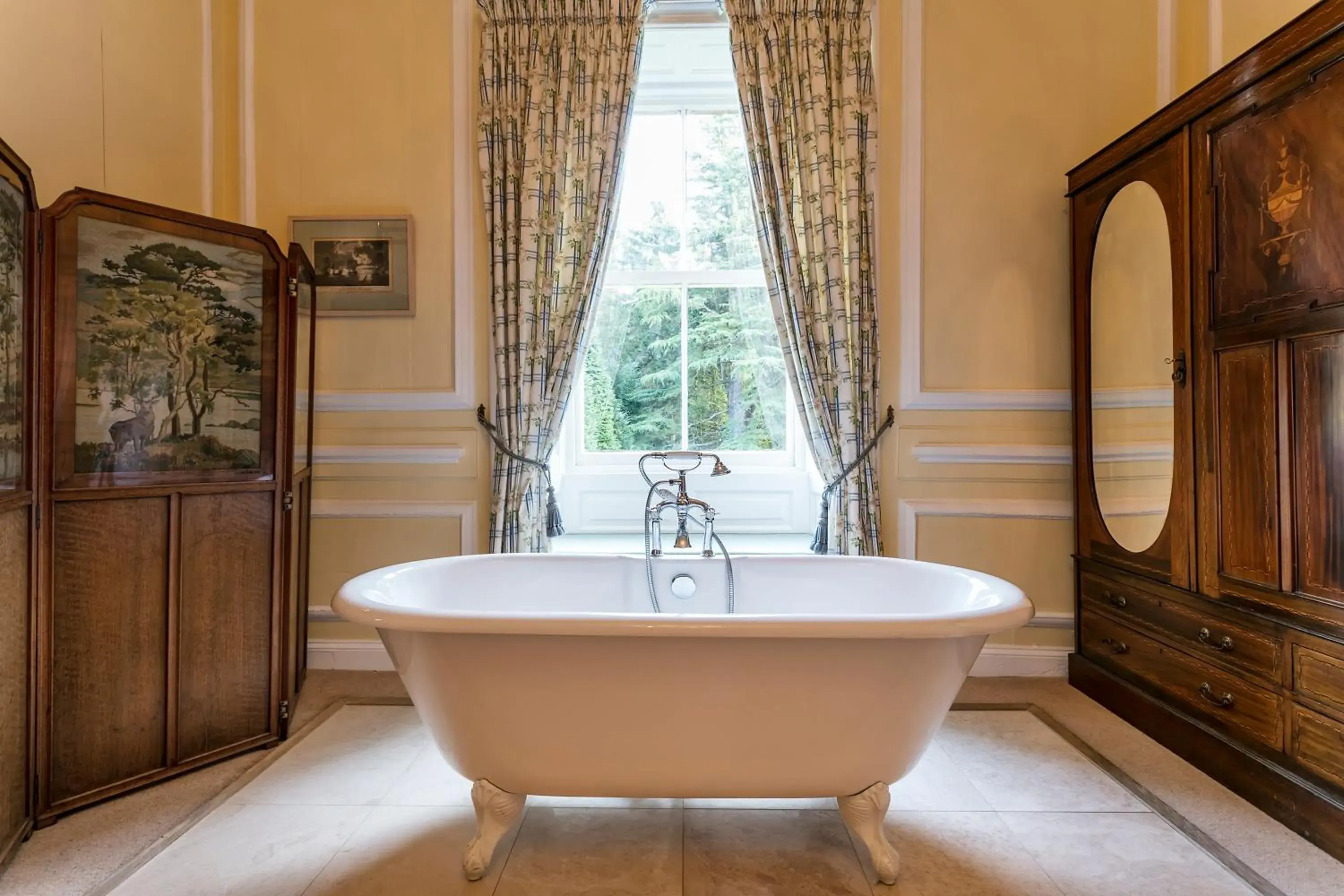 Bedroom, Bathroom in Eshott Hall