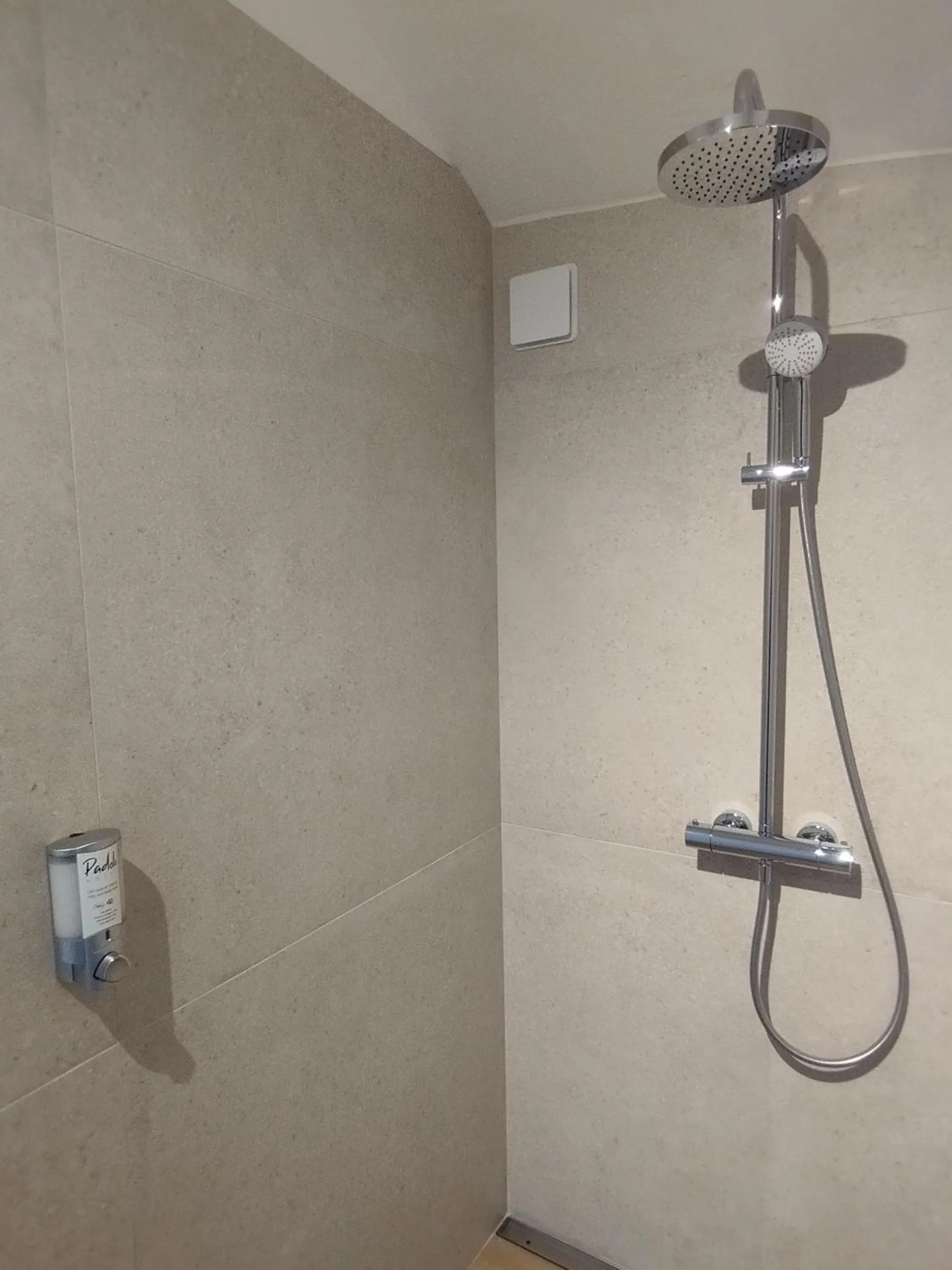 Shower in Hôtel Padolo