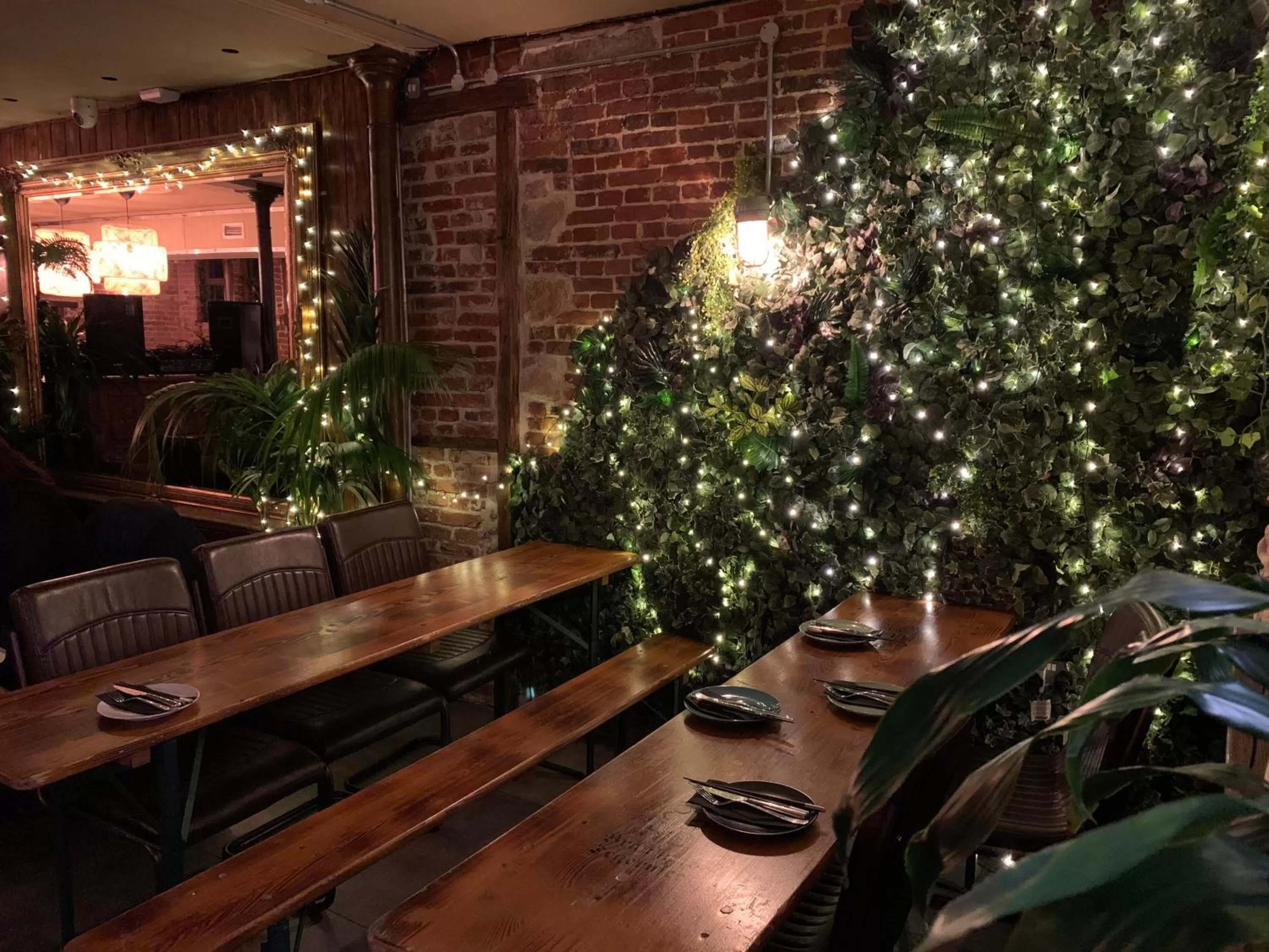 Restaurant/places to eat in Charter House