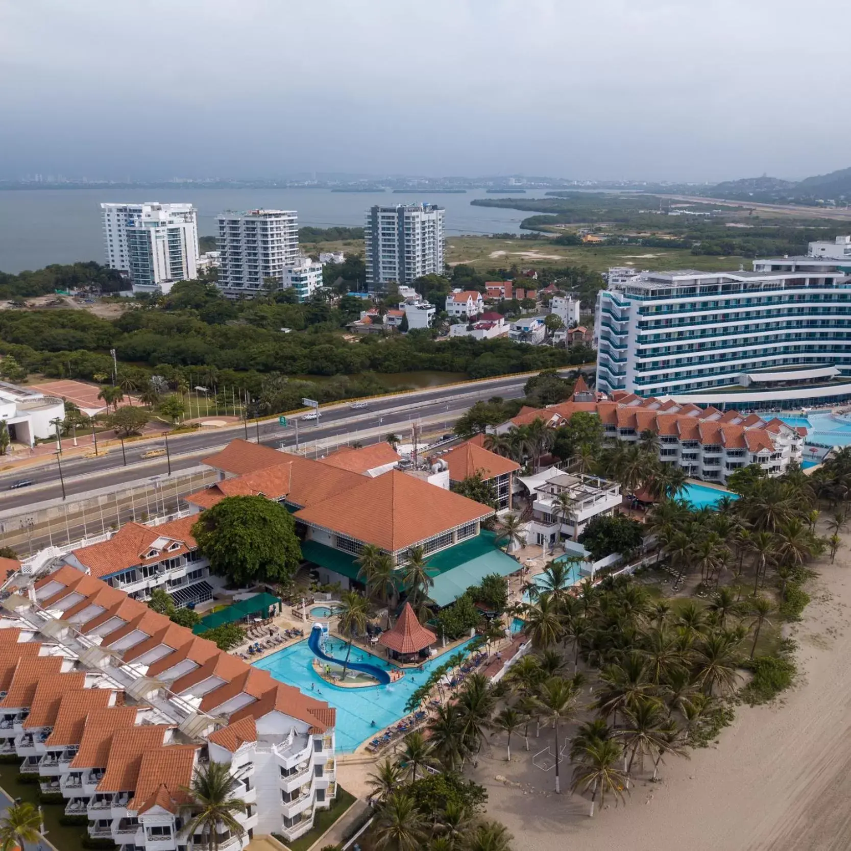 Facade/entrance, Bird's-eye View in Hotel Las Americas Casa de Playa