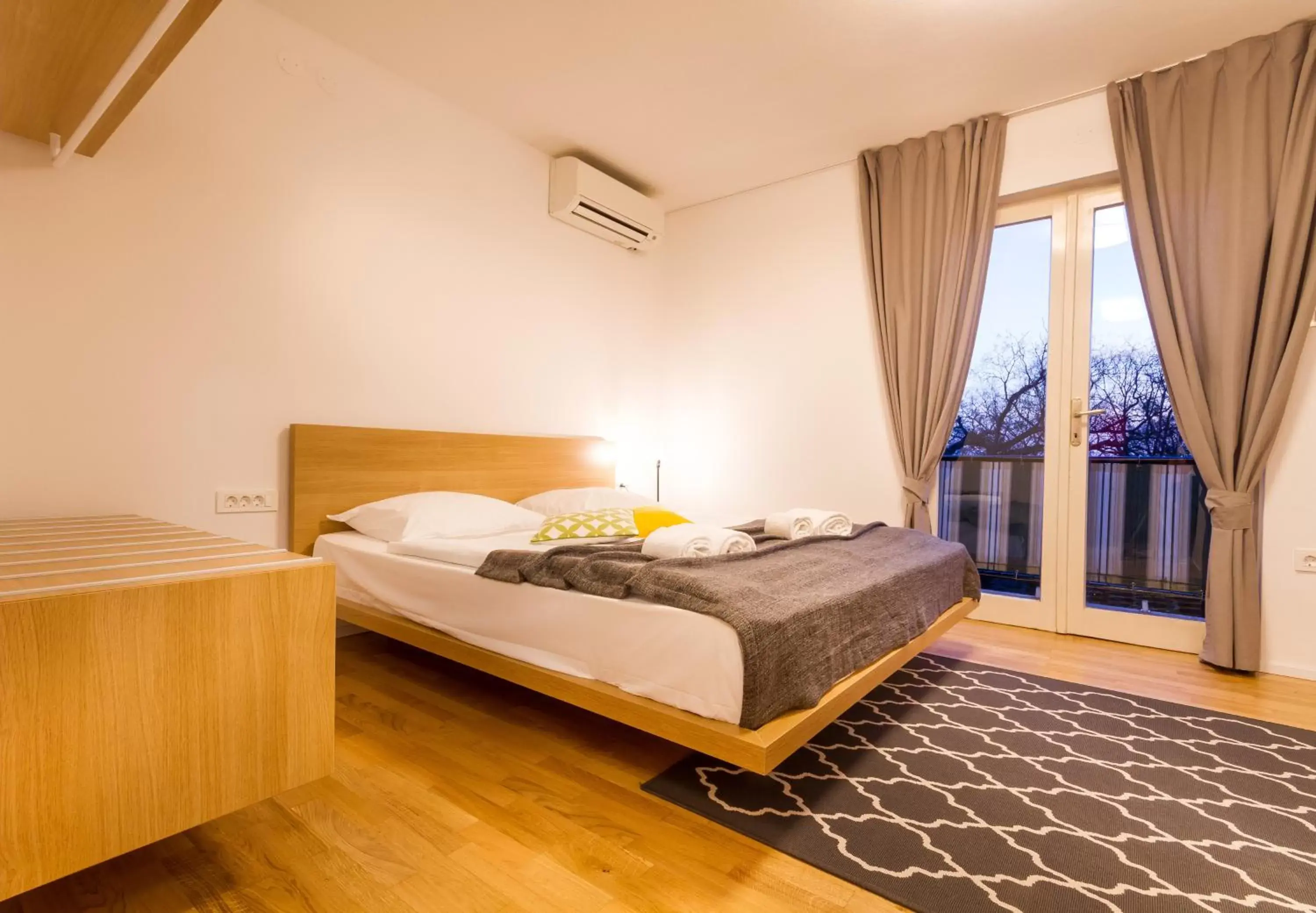 Studio with Balcony in Forgotten Garden Apartments Studio with Balcony in Forgotten Garden Apartments