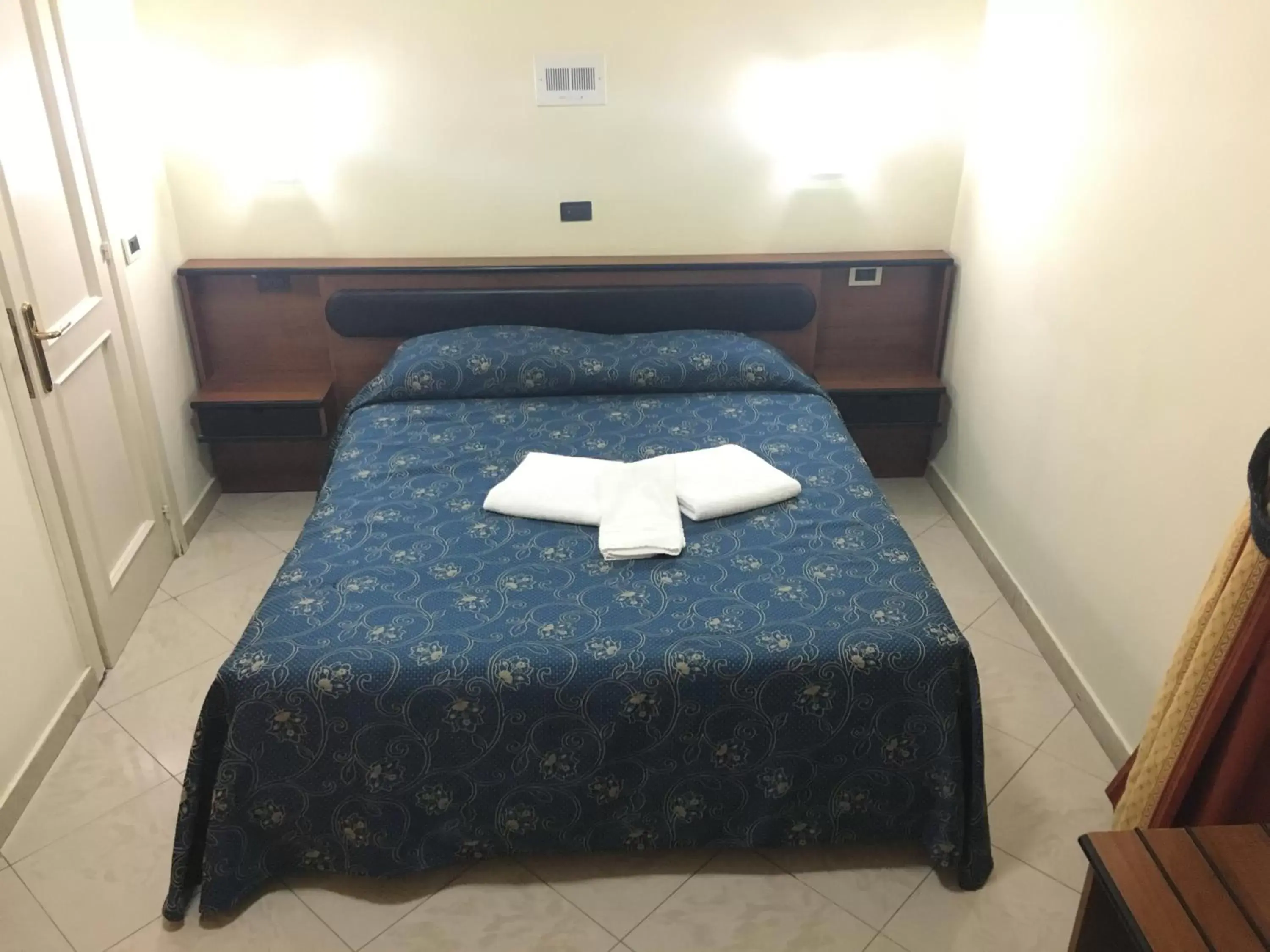 Decorative detail, Bed in Hotel Positano