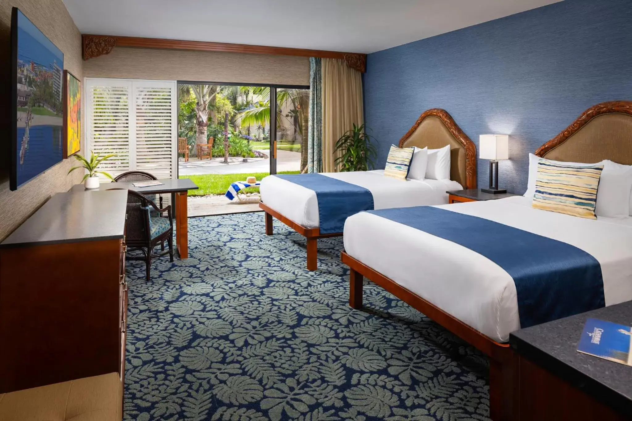 Bed in Catamaran Resort Hotel and Spa
