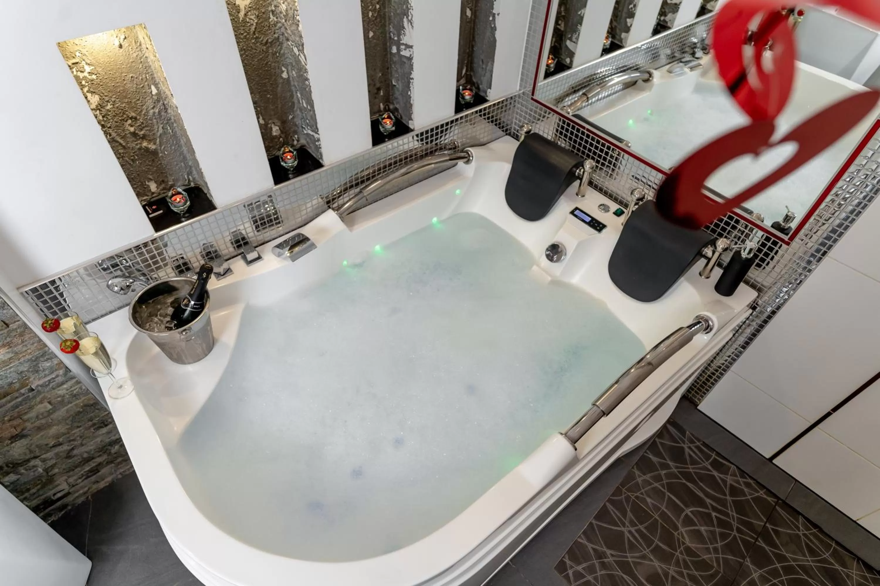 Hot Tub in Komorowski Luxury Guest Rooms