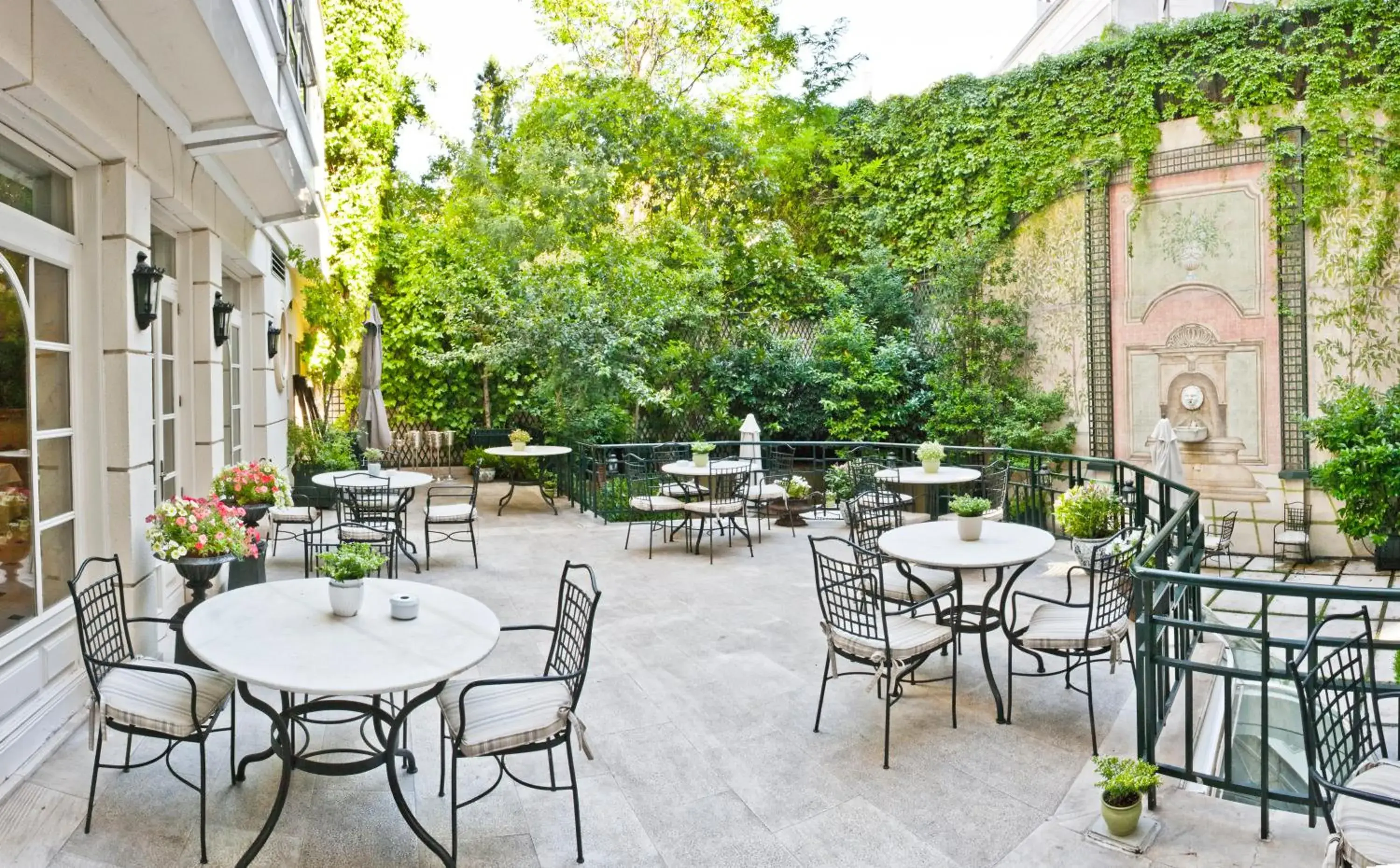 Patio, Restaurant/Places to Eat in Relais & Châteaux Hotel Orfila