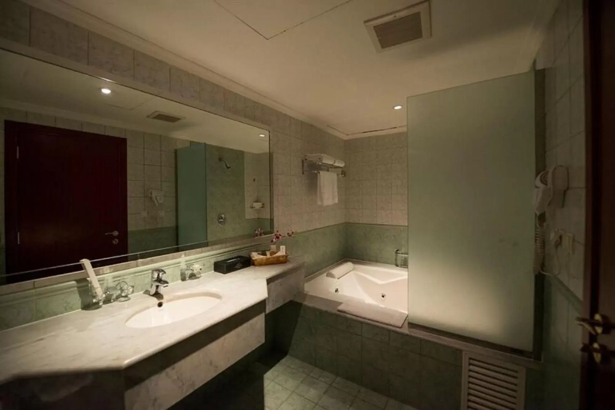 Bathroom in Executives Hotel - Olaya