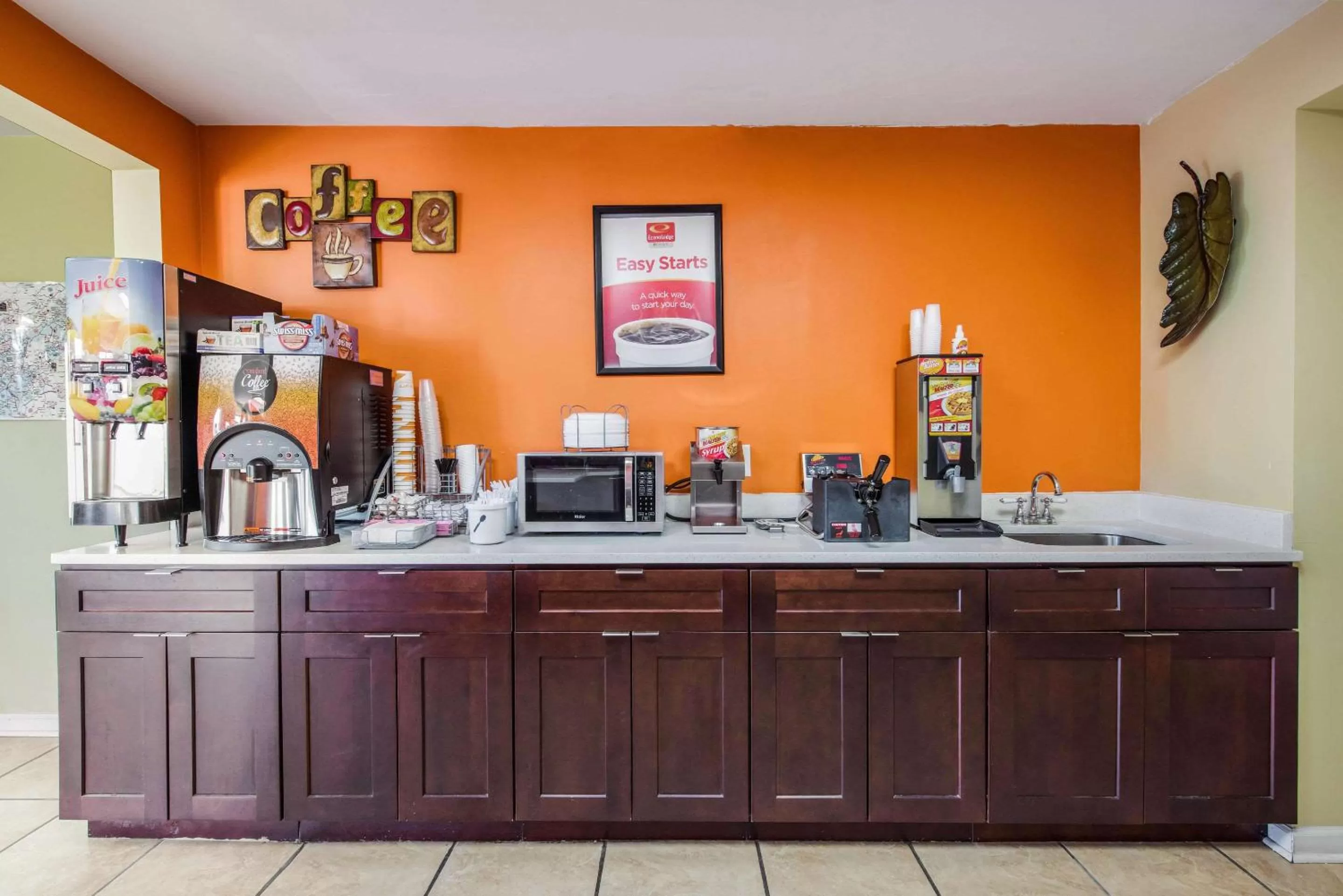 Restaurant/places to eat in Econo Lodge Waynesville