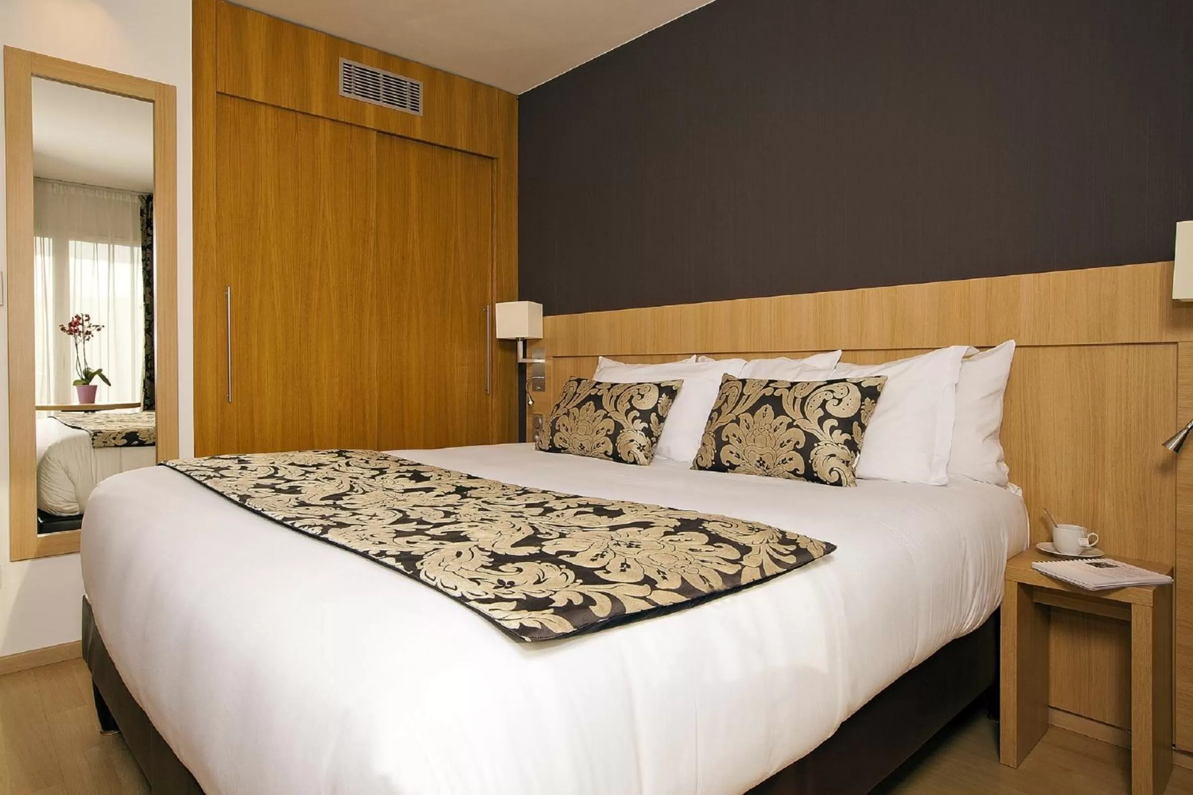 Bed in Residhome Paris-Massy