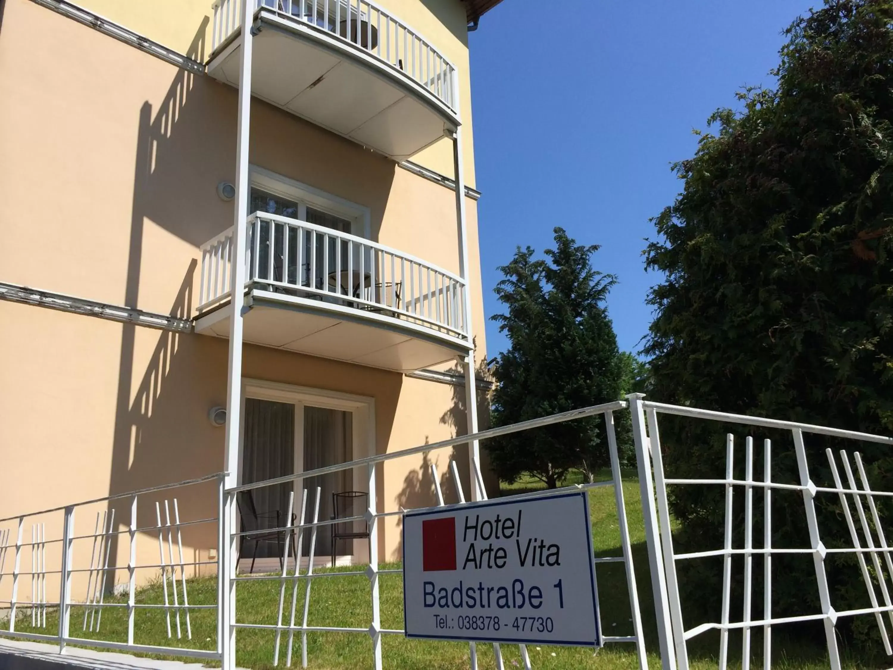 Facade/entrance, Property Building in Hotel garni Arte Vita