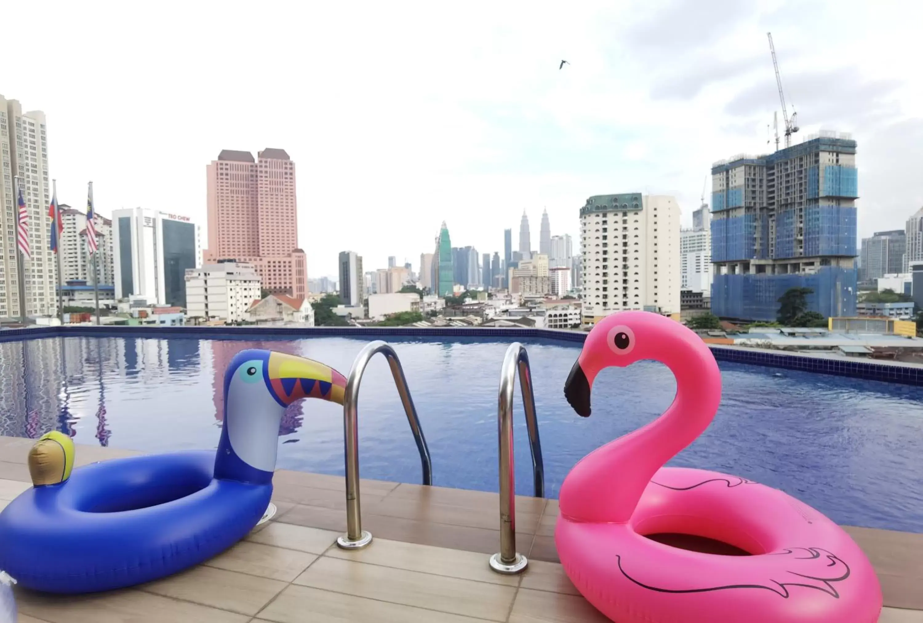 Swimming pool in Leo Palace Hotel