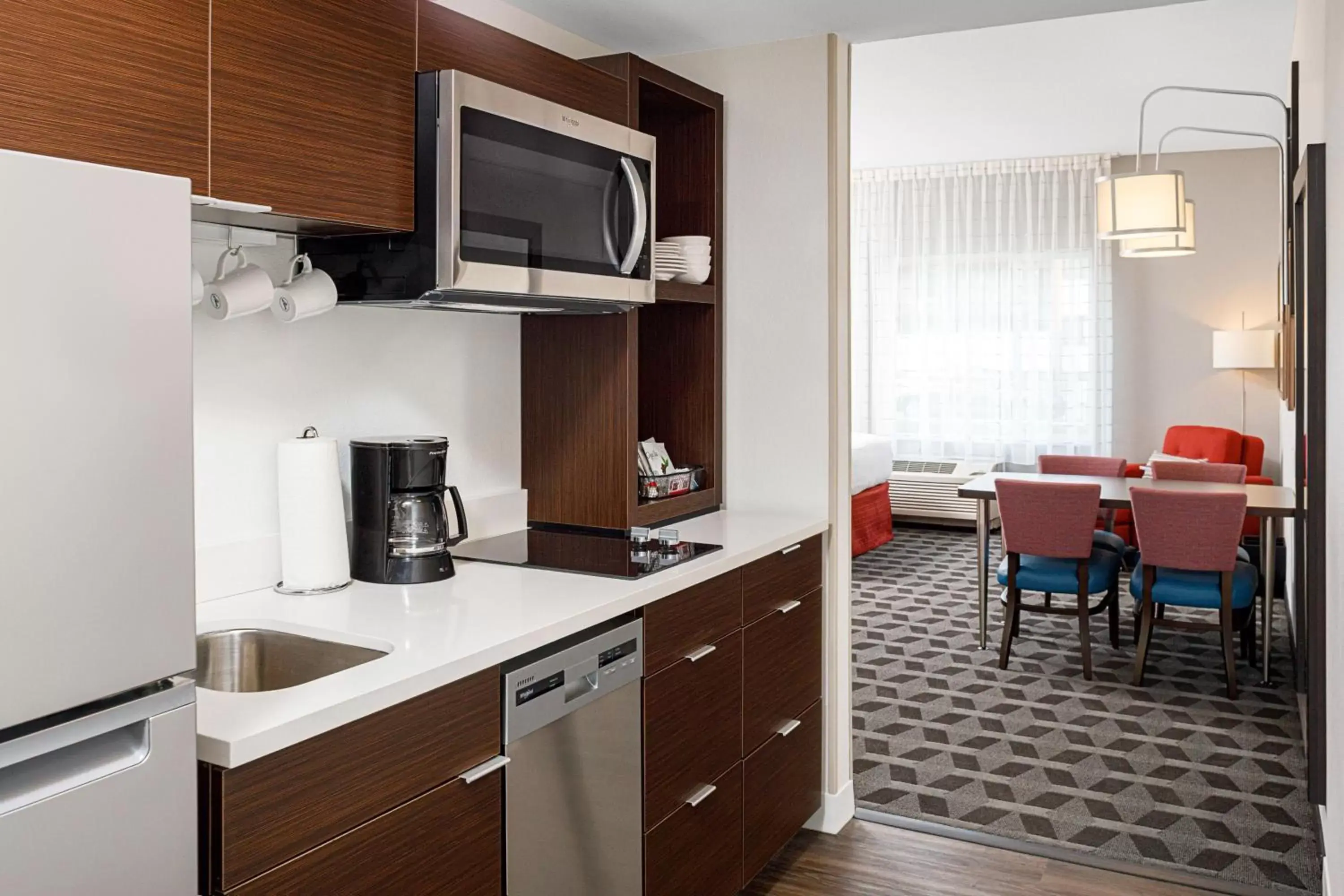 Kitchen or kitchenette, Kitchen/Kitchenette in TownePlace Suites by Marriott Ironton