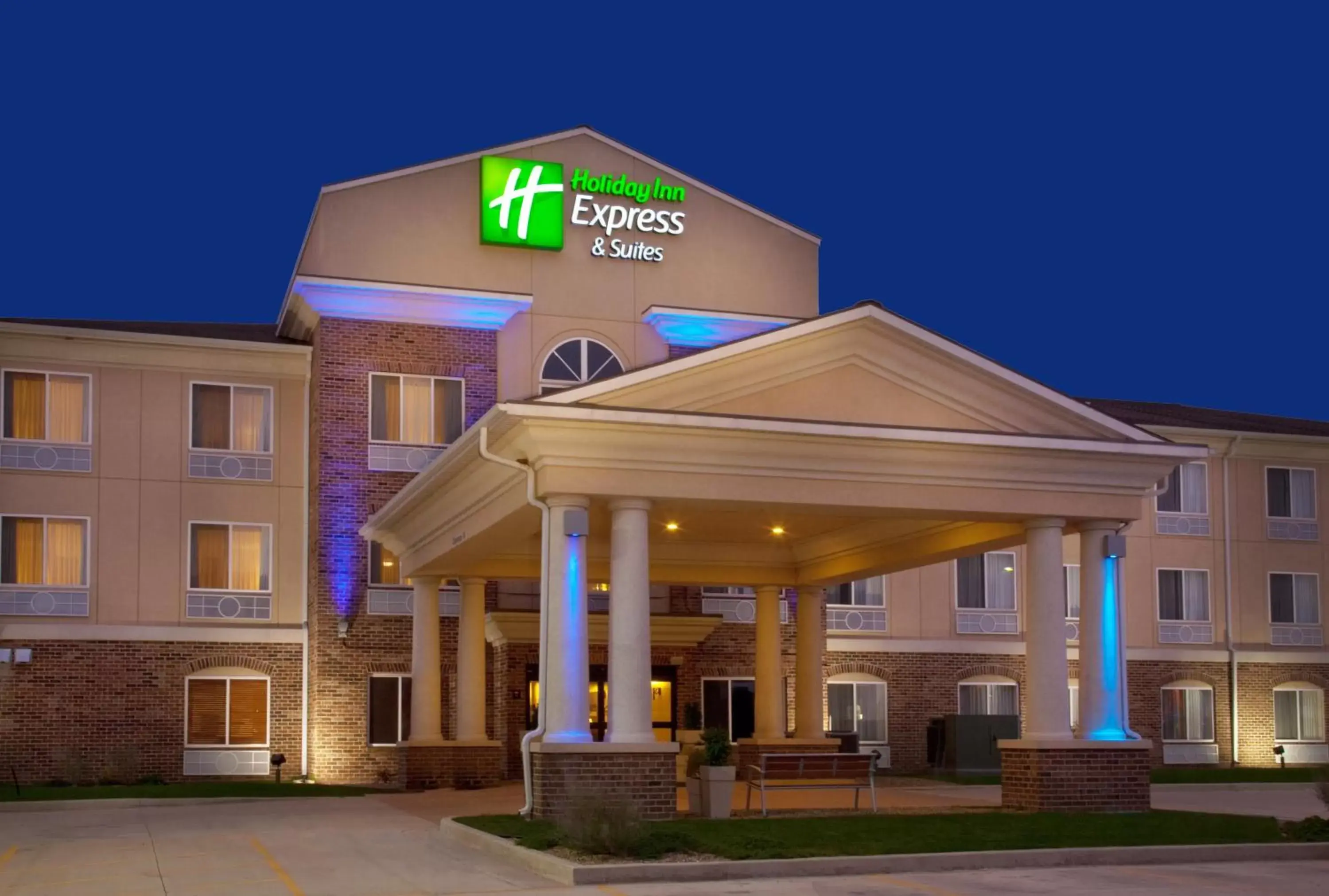 Property building in Holiday Inn Express & Suites Jacksonville, an IHG Hotel