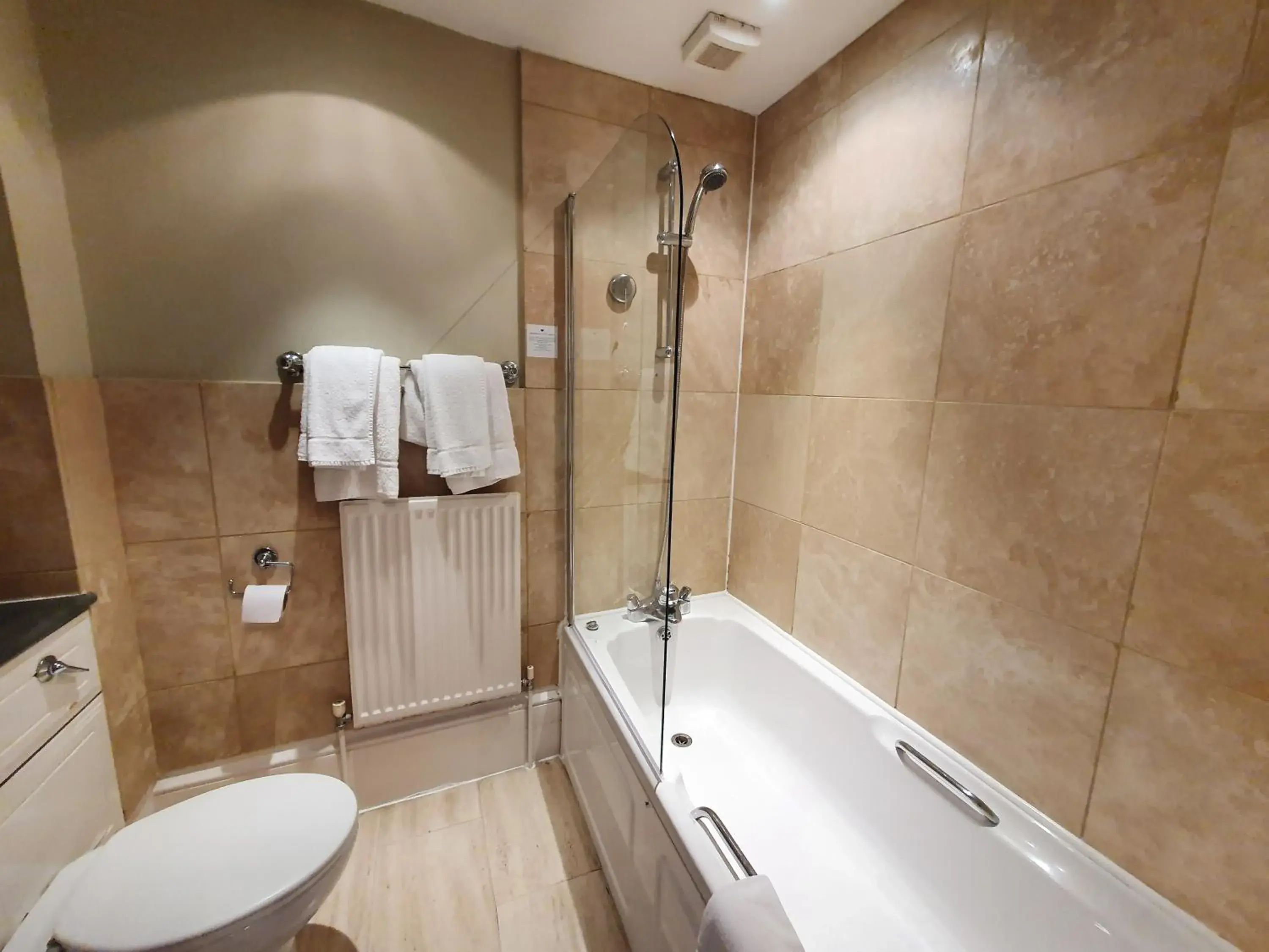 Bathroom in Holmwood House Guest Accommodation
