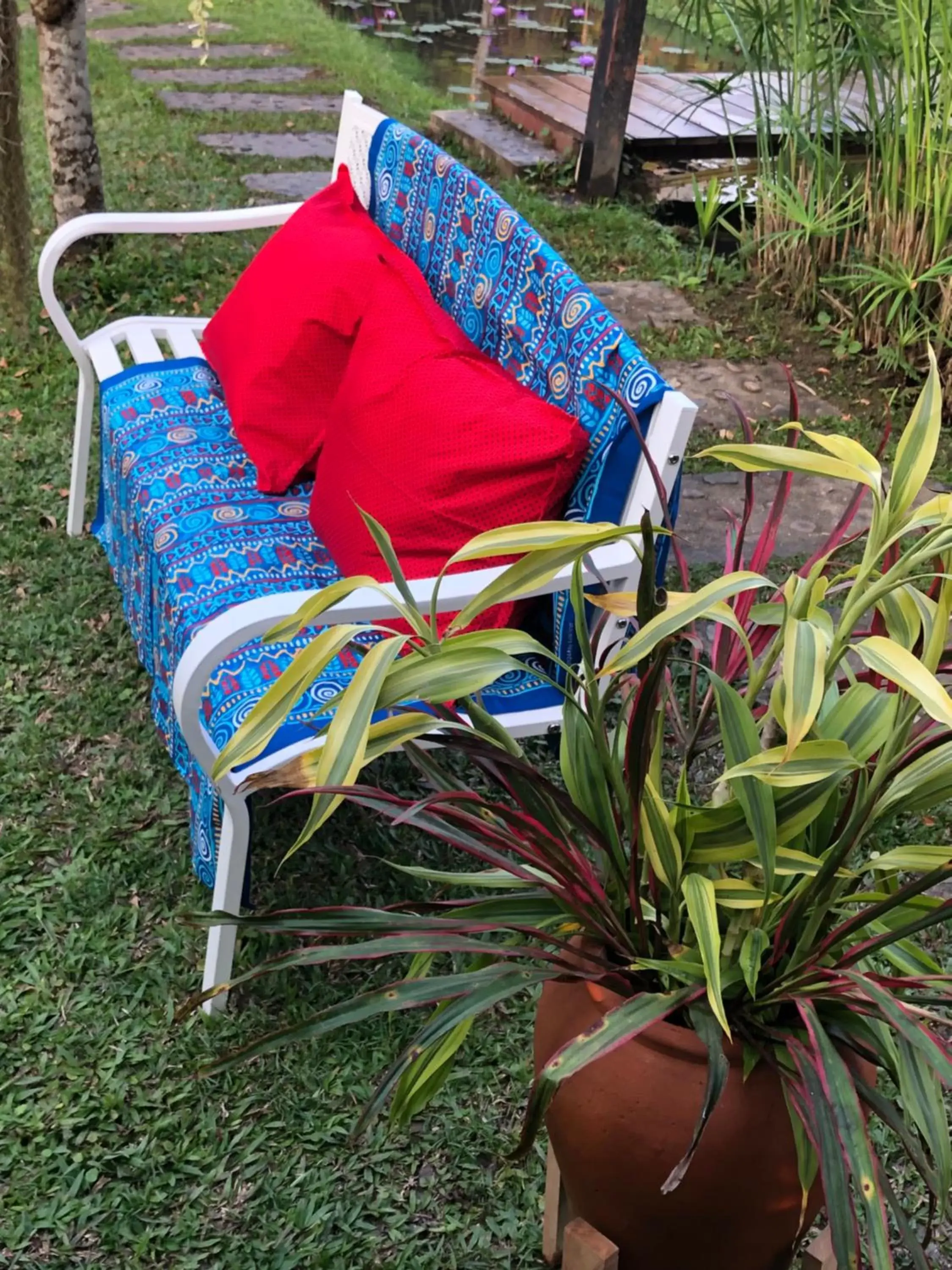 Seating area in Pura Vida Pai Resort