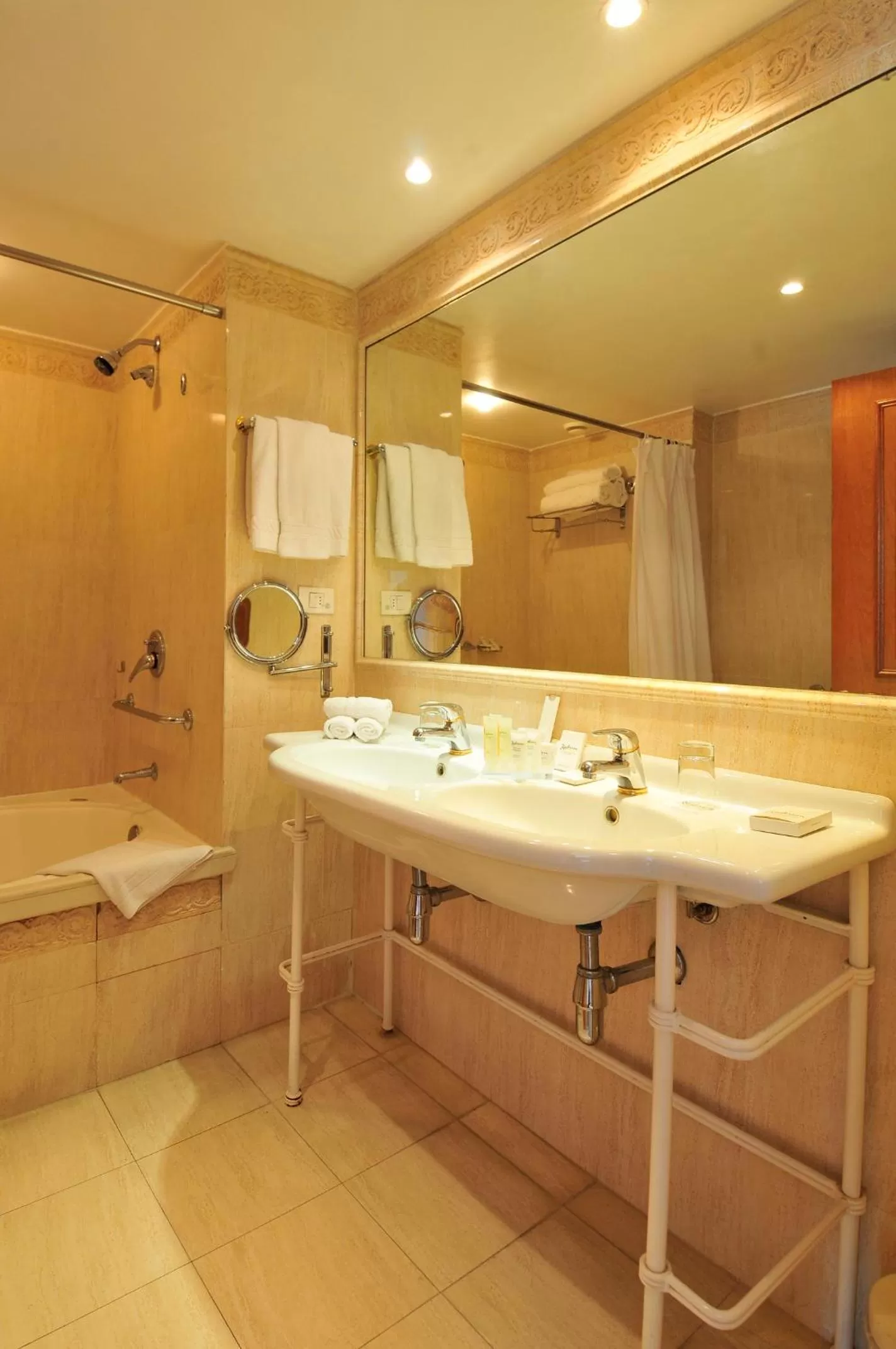 Bathroom in Radisson Hotel Colonia del Sacramento