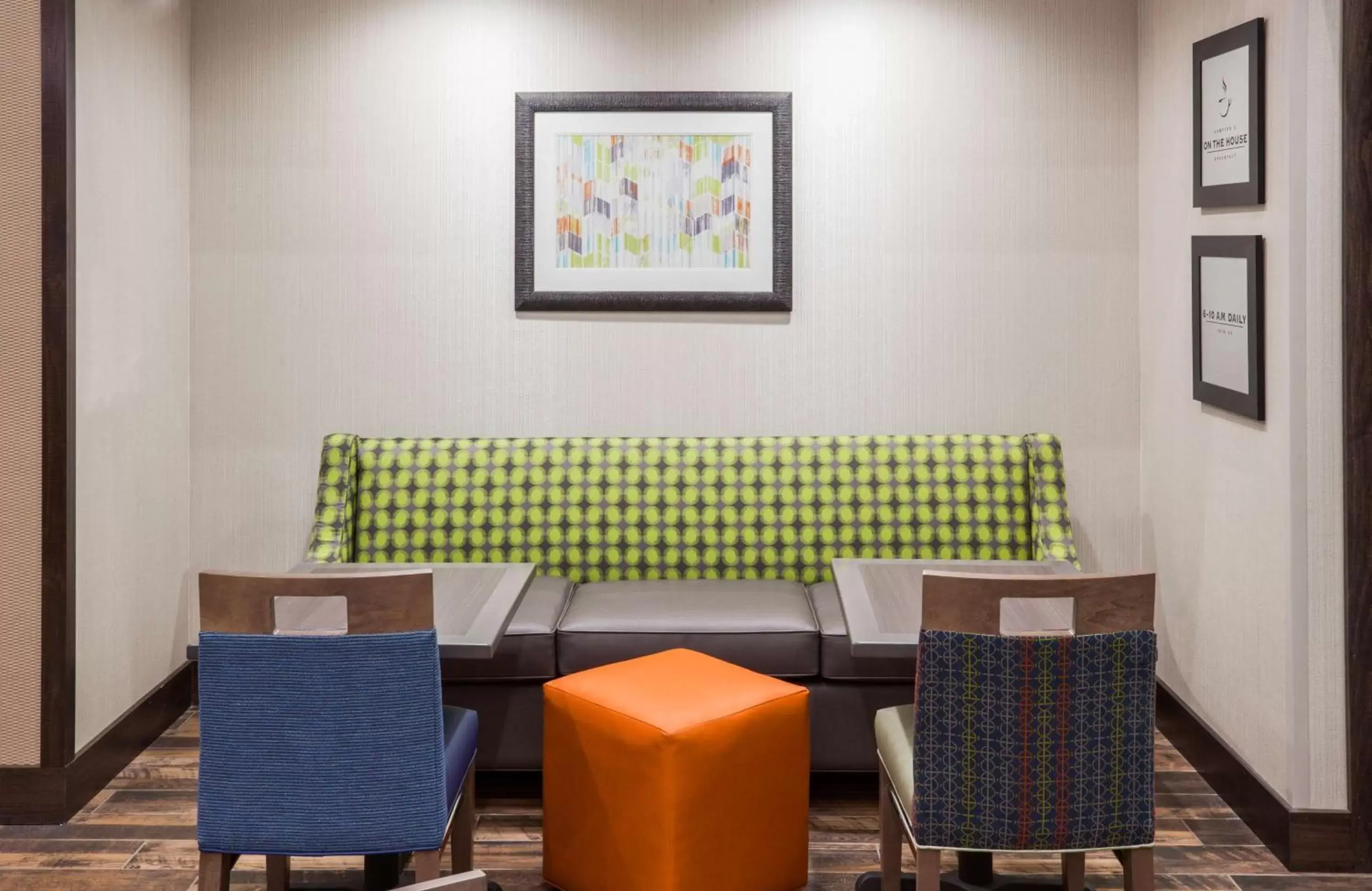 Lobby or reception, Restaurant/Places to Eat in Hampton Inn & Suites Sioux City South, IA