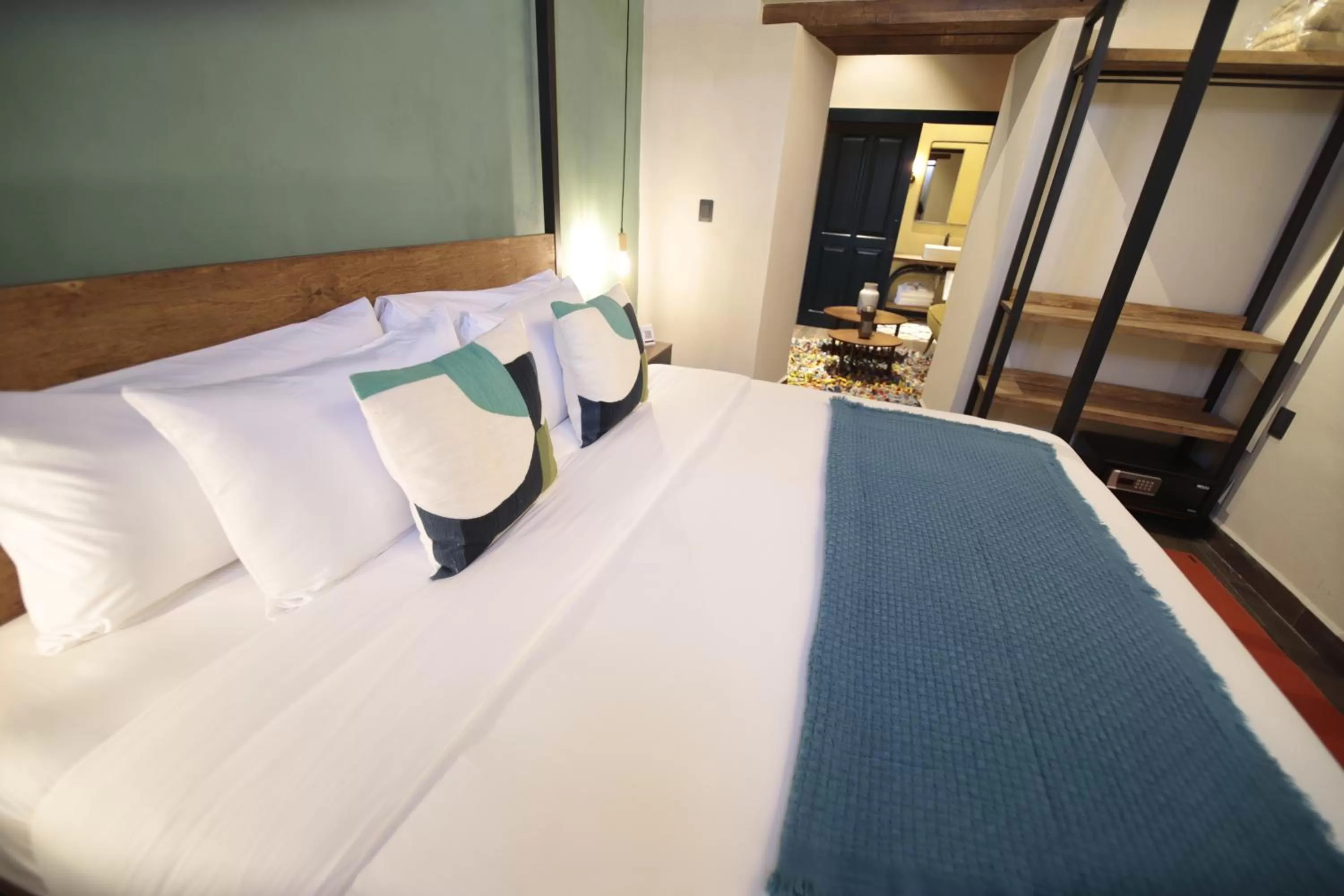 Bed in Antigua Trece Hotel Fusión