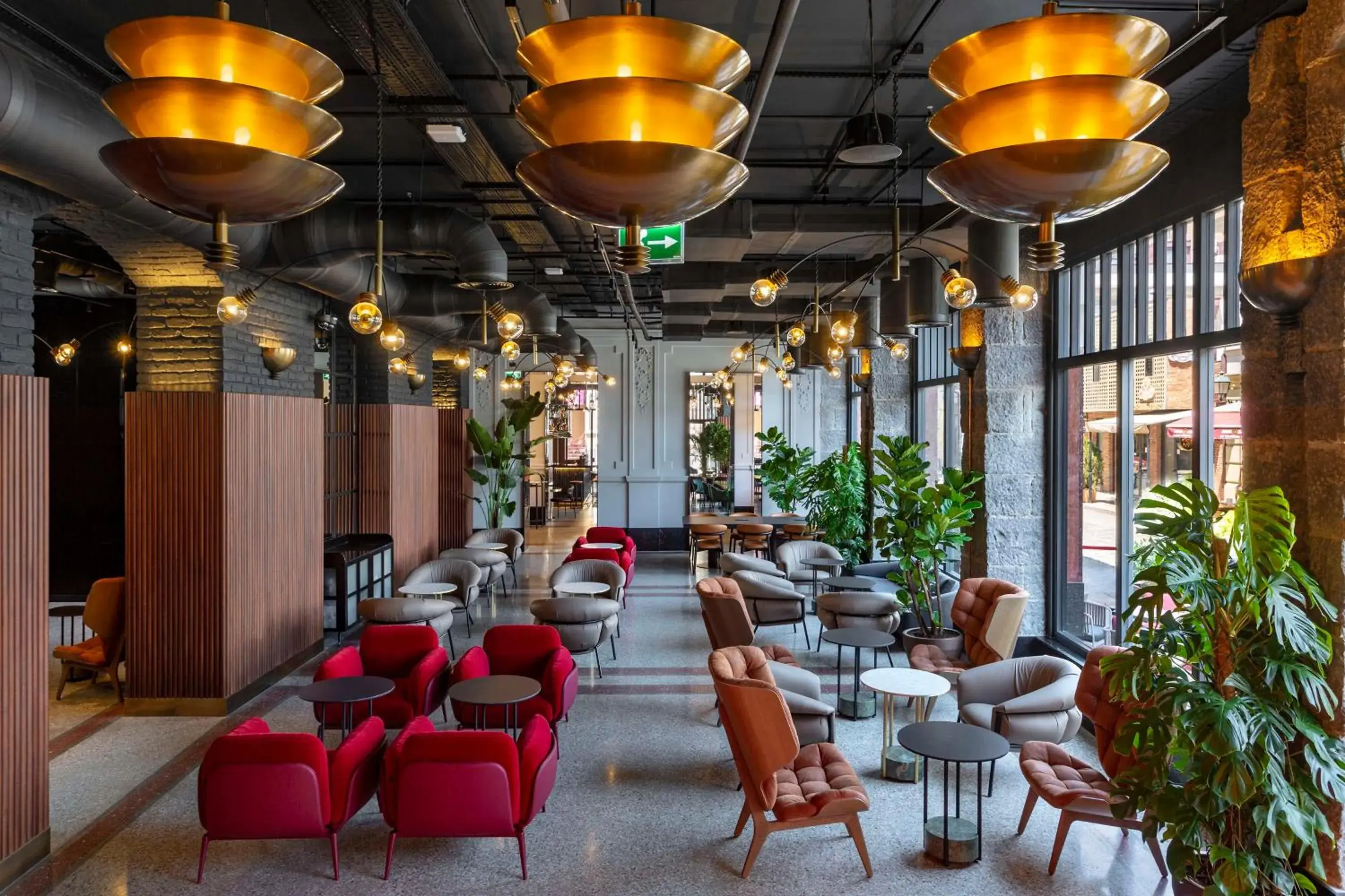 Restaurant/places to eat, Lounge/Bar in Radisson RED Tbilisi