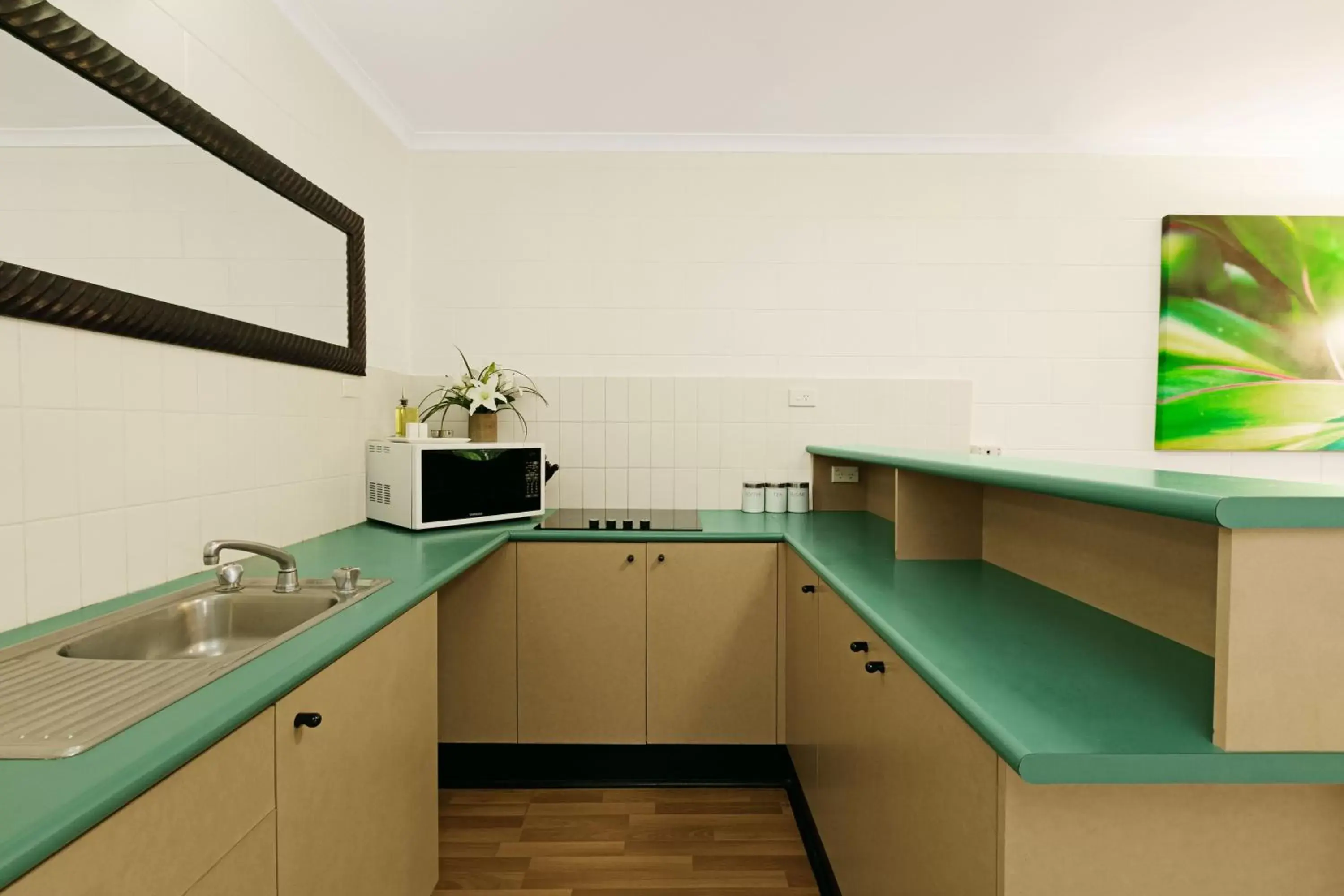 Coffee/tea facilities, Kitchen/Kitchenette in Cascade Gardens