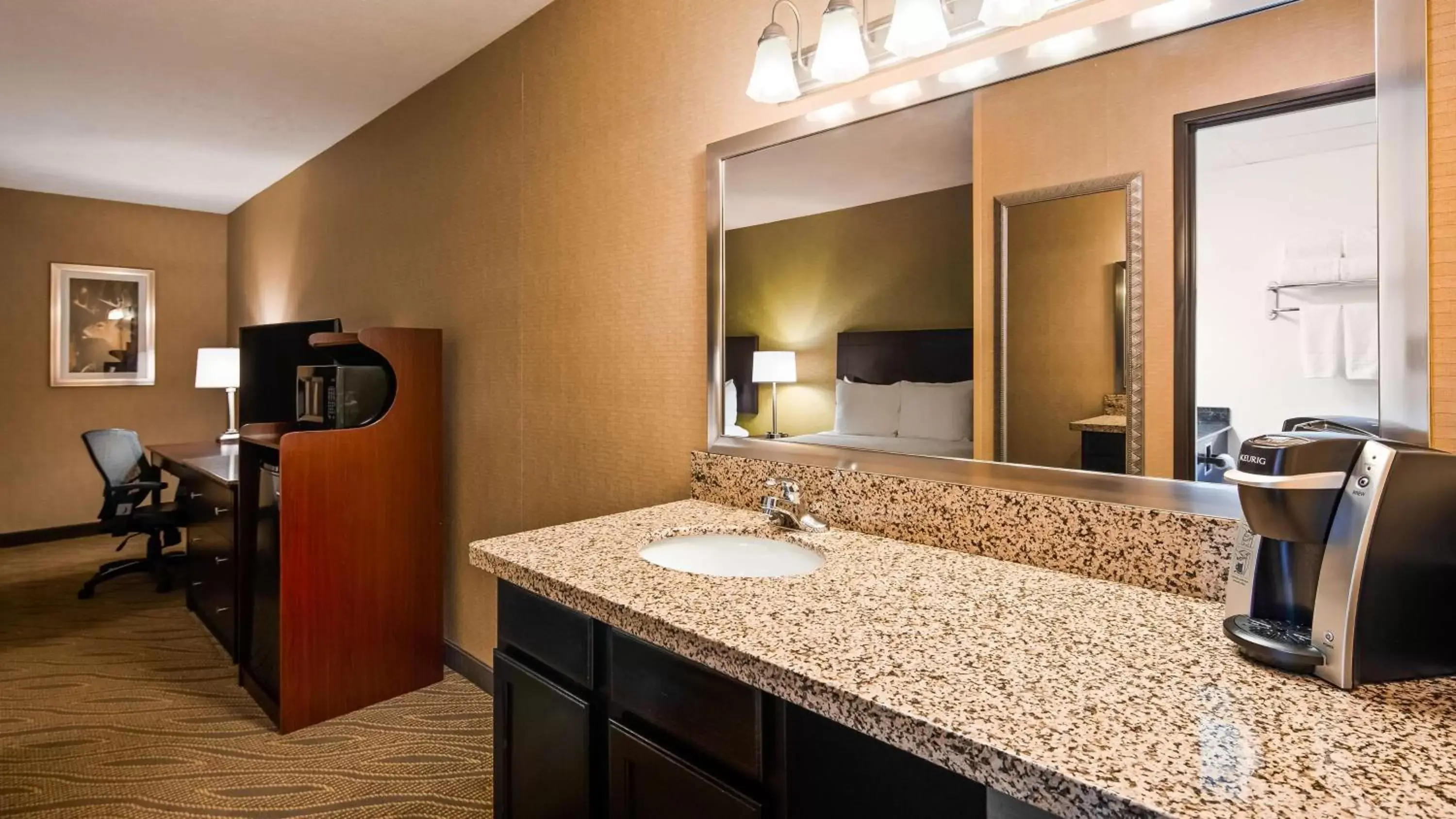 Photo of the whole room, Bathroom in Best Western Gaylord