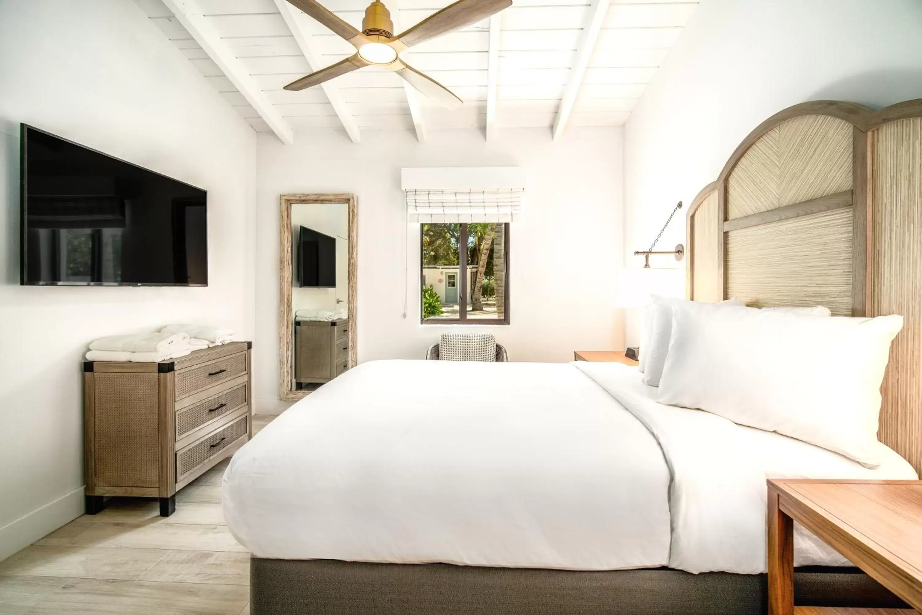 Bedroom, Bed in Chesapeake Beach Resort