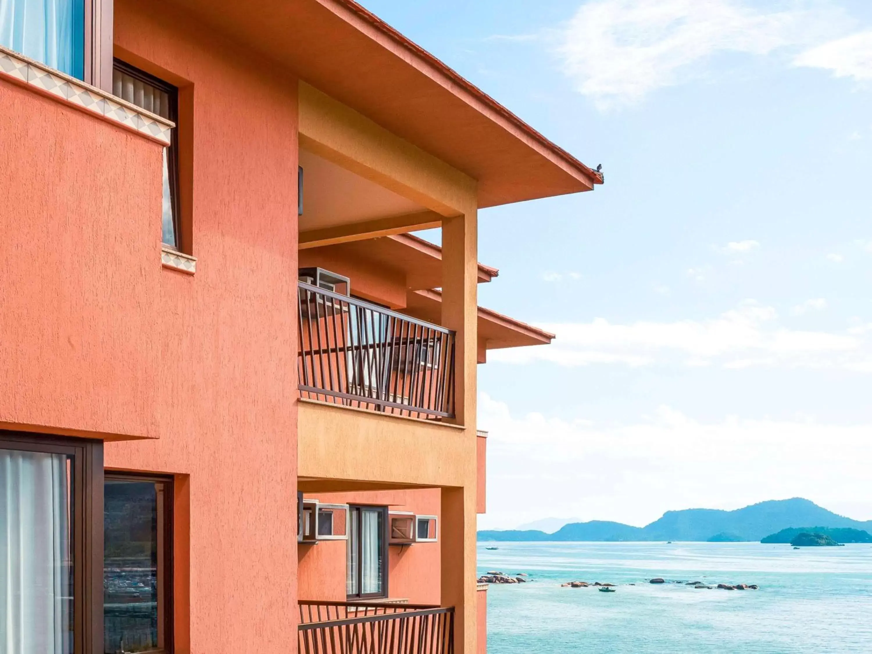 Photo of the whole room, Property Building in Mercure Angra dos Reis