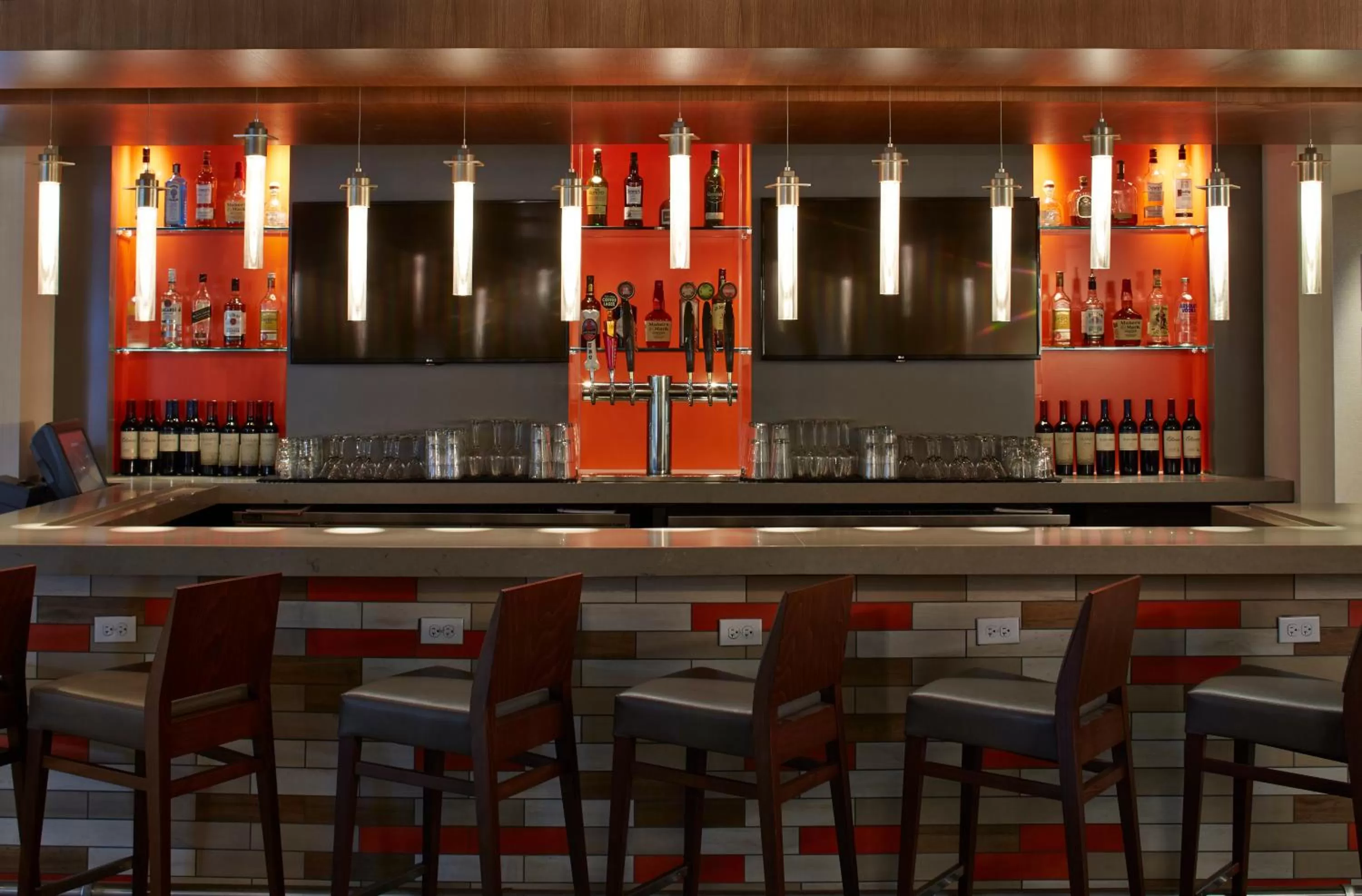 Lounge or bar in Courtyard by Marriott Lake George