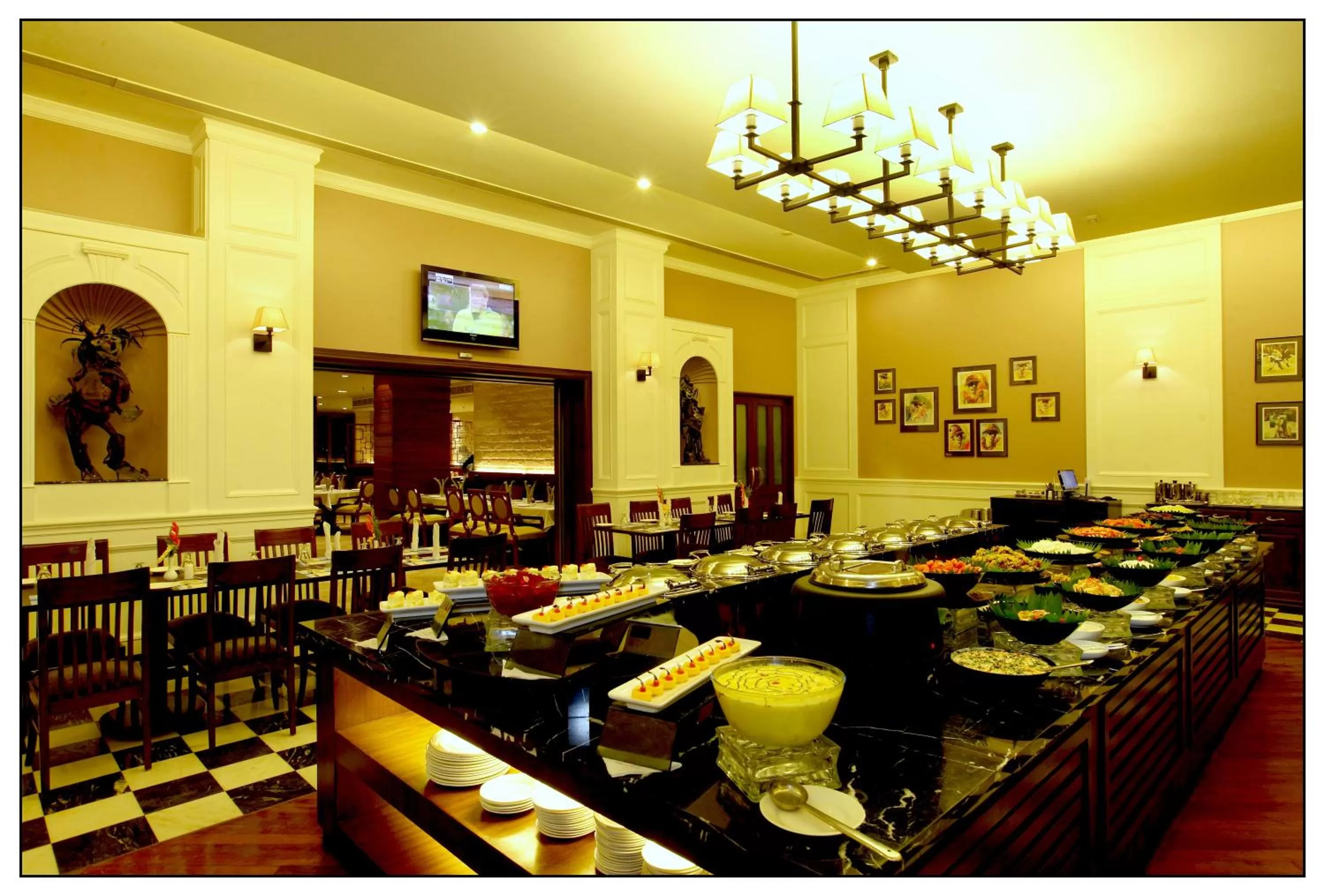 Restaurant/places to eat in Sun-n-Sand Shirdi