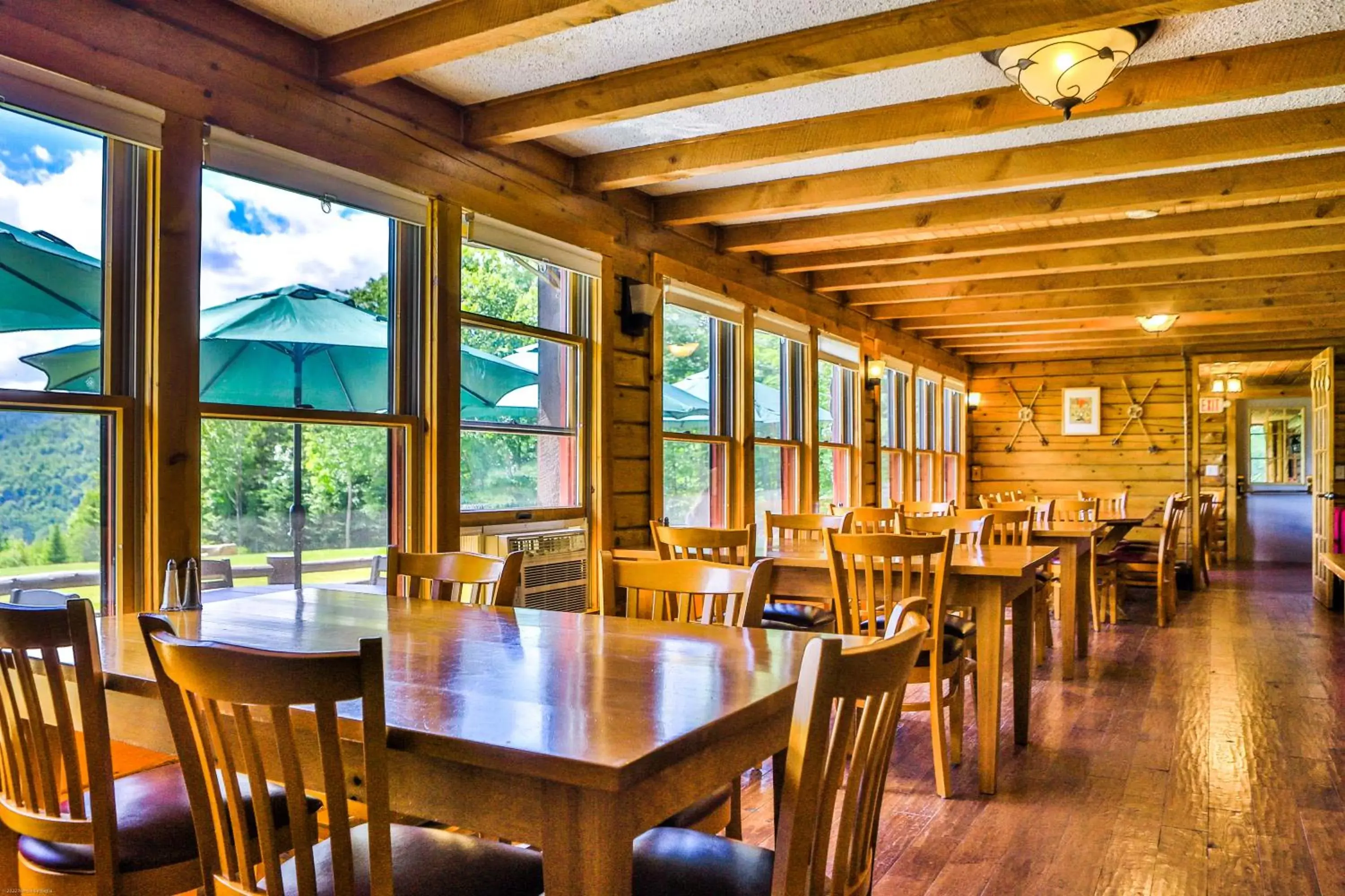 Restaurant/Places to Eat in Garnet Hill Lodge