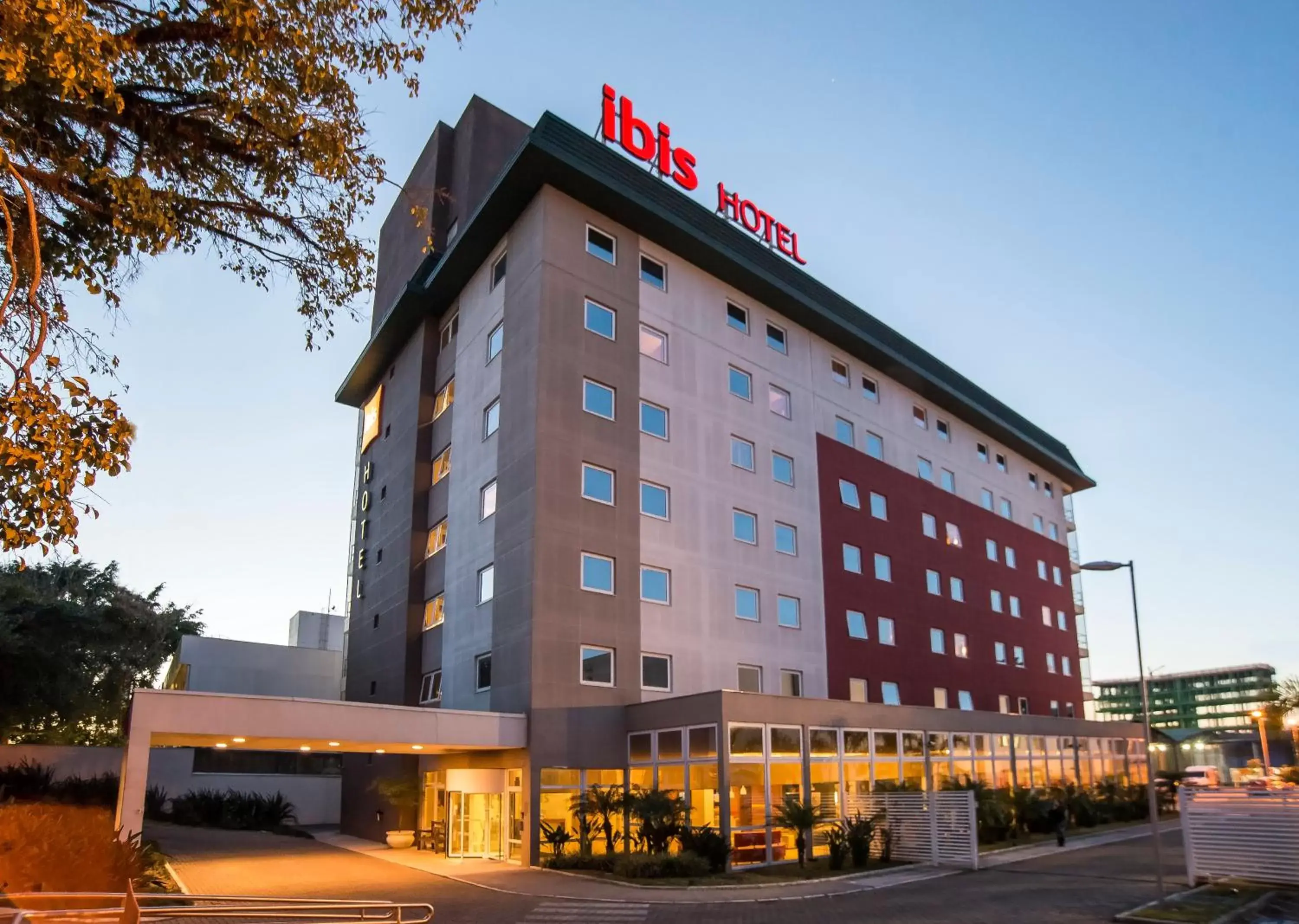 Facade/entrance, Property Building in ibis Canoas Shopping