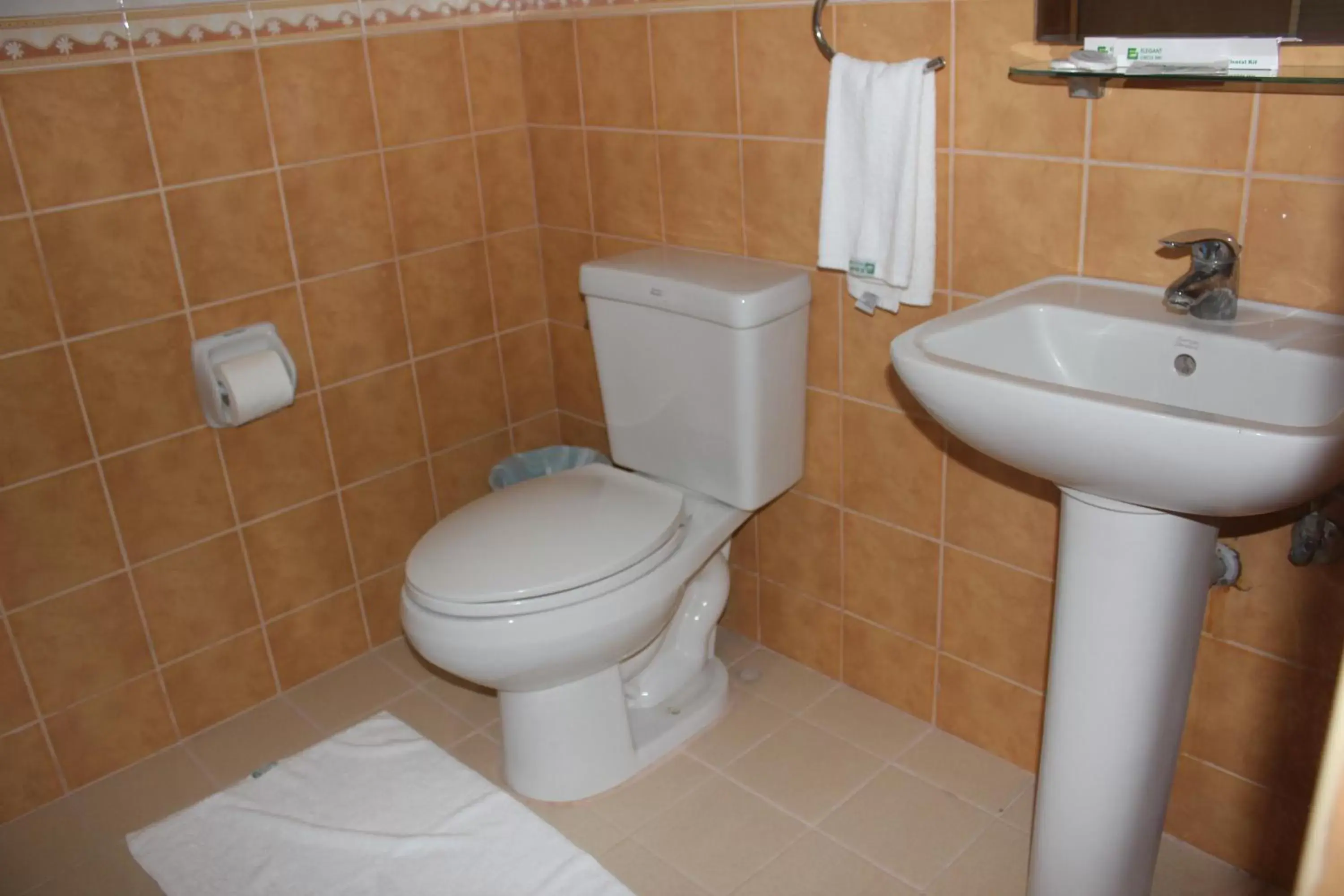 Bathroom in Elegant Circle Inn