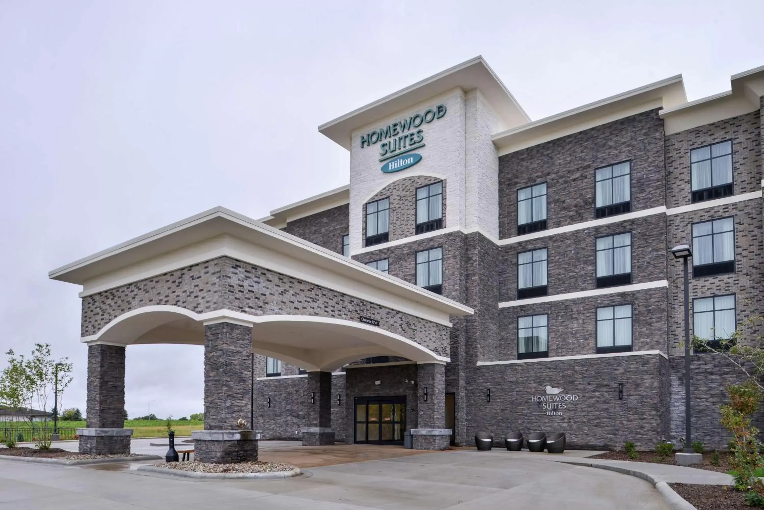 Property Building in Homewood Suites By Hilton Des Moines Airport