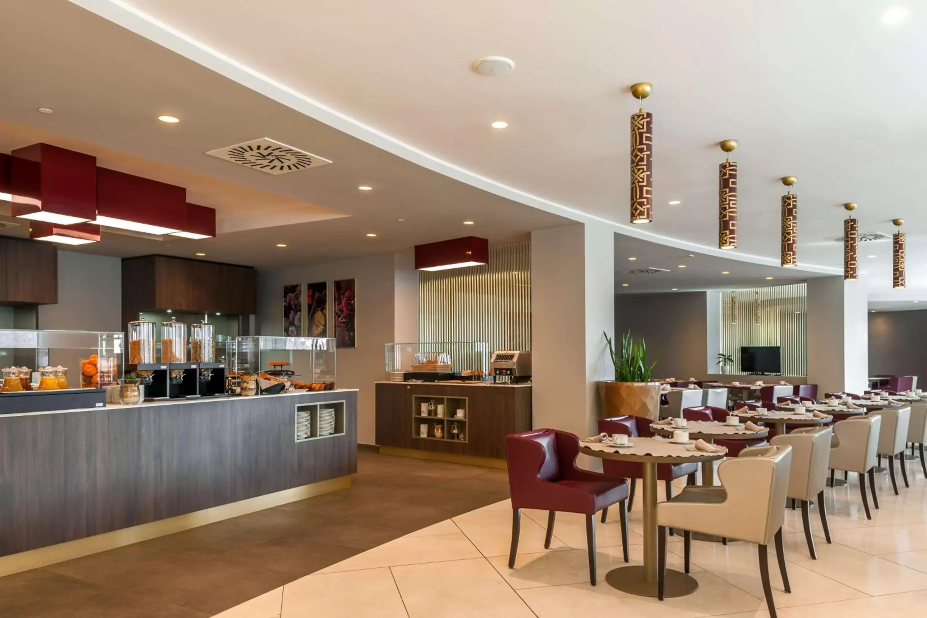 Dining area, Restaurant/Places to Eat in DoubleTree by Hilton Yerevan City Centre