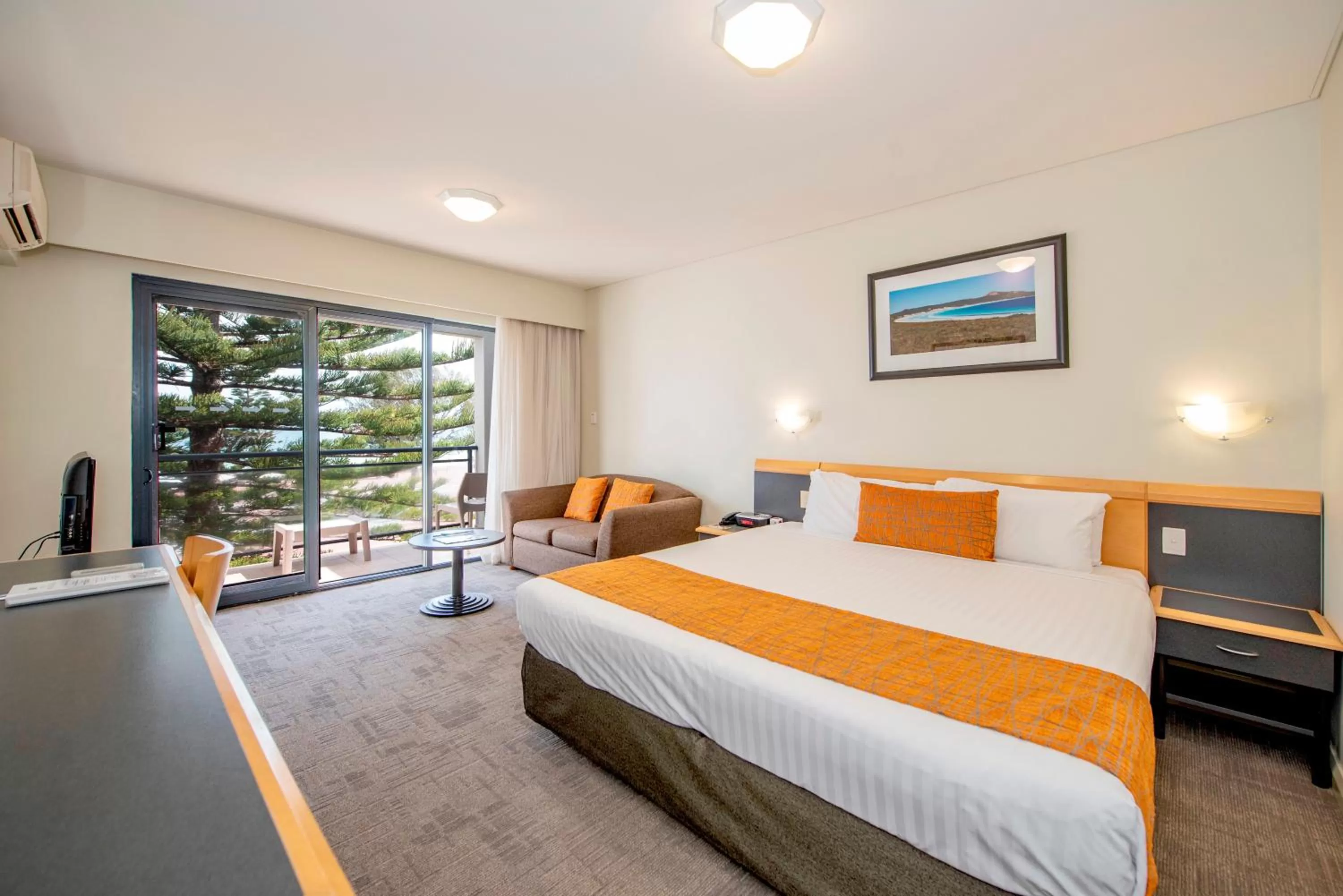 Bedroom, Bed in Quality Resort Sorrento Beach