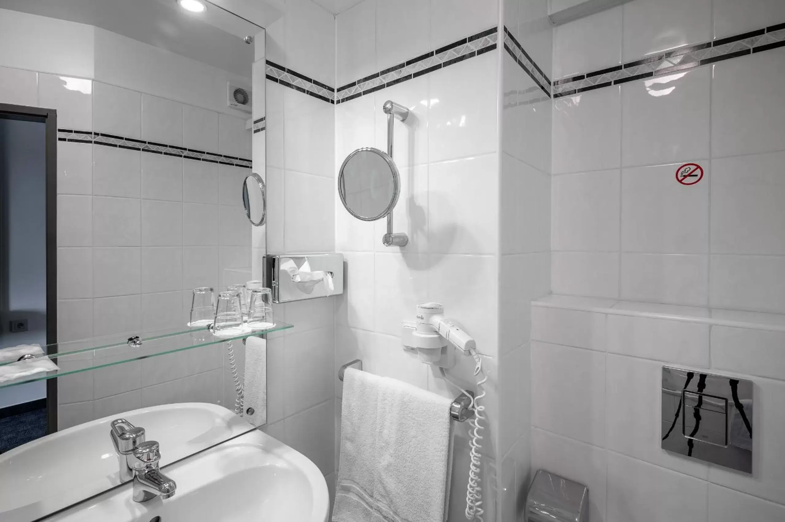Bathroom in Bellevue Park Hotel Riga