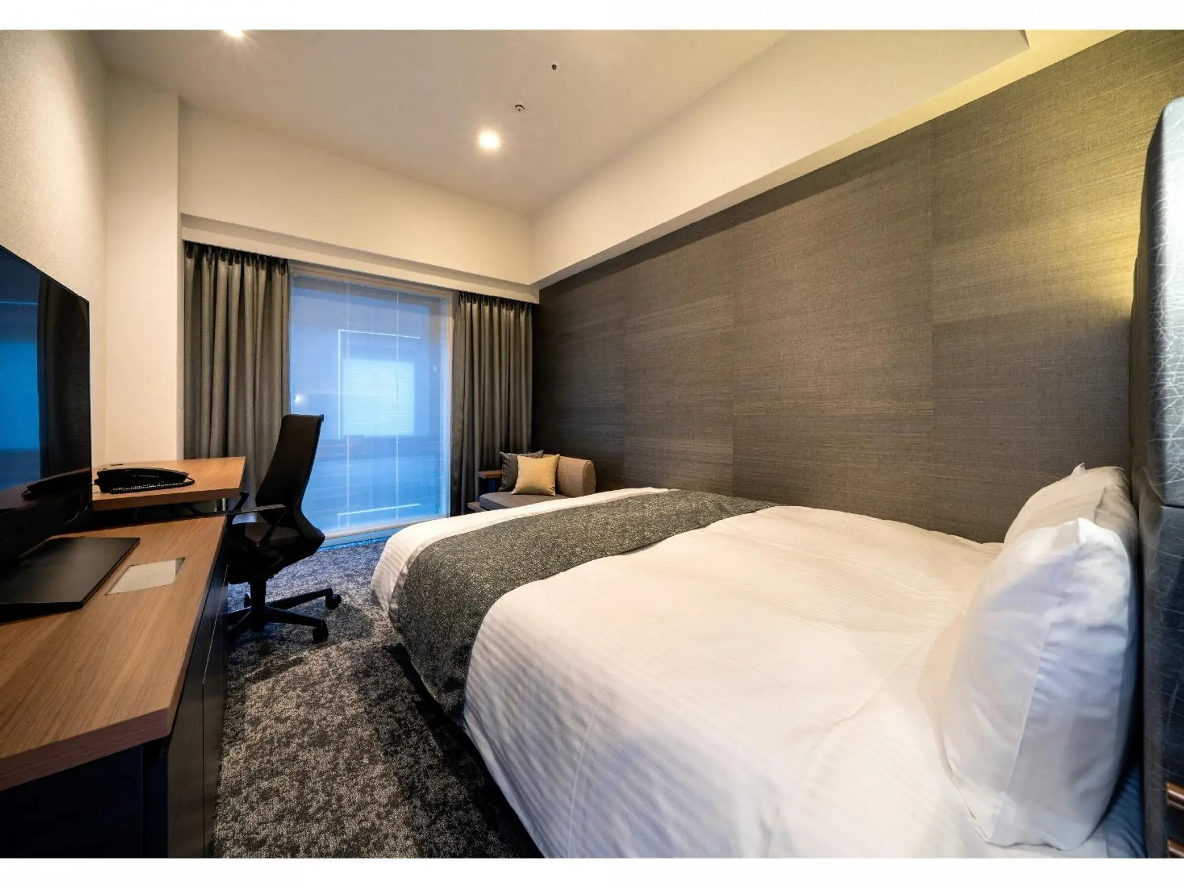 Bed in Daiwa Roynet Hotel Tokyo Kyobashi PREMIER