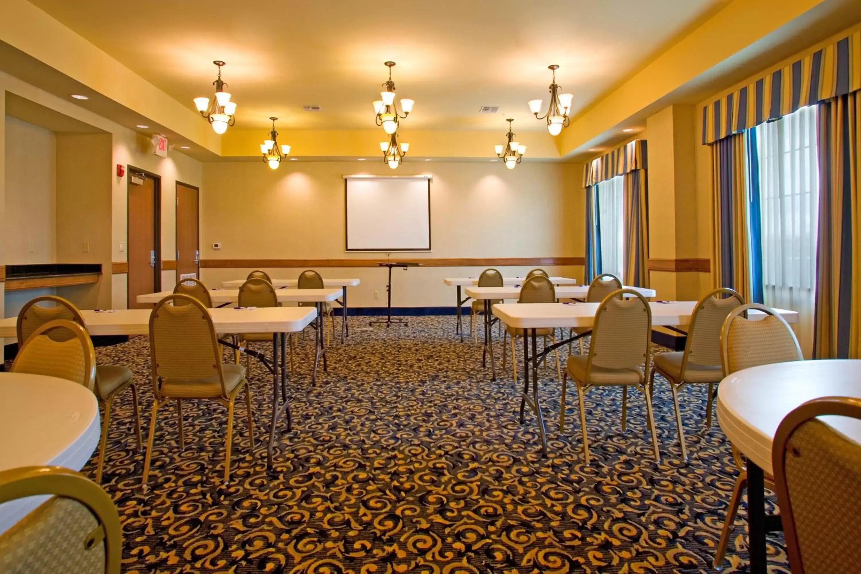 Meeting/conference room in Holiday Inn Express & Suites - Jourdanton-Pleasanton, an IHG Hotel