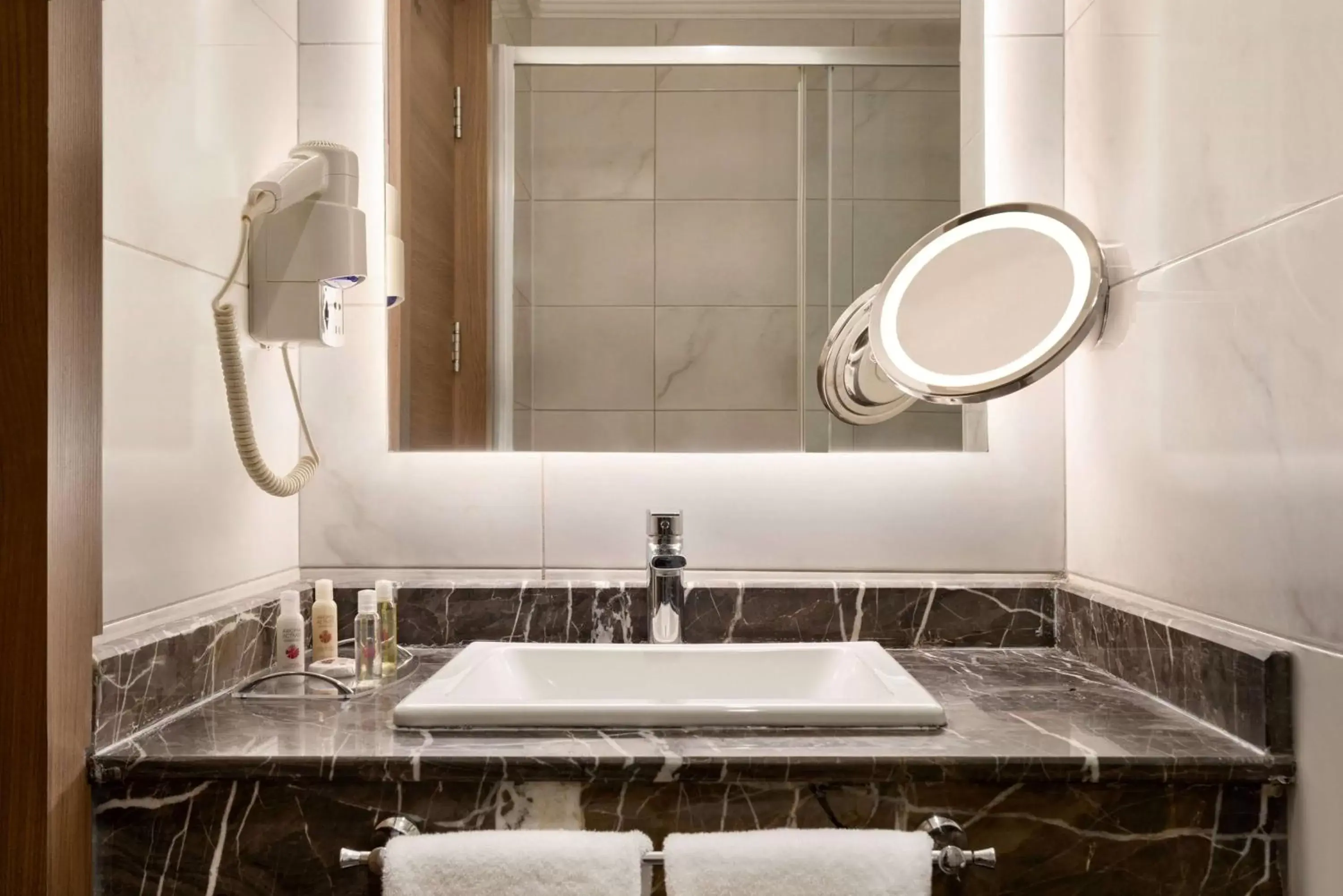 TV and multimedia, Bathroom in TRYP By Wyndham Istanbul Sisli Hotel